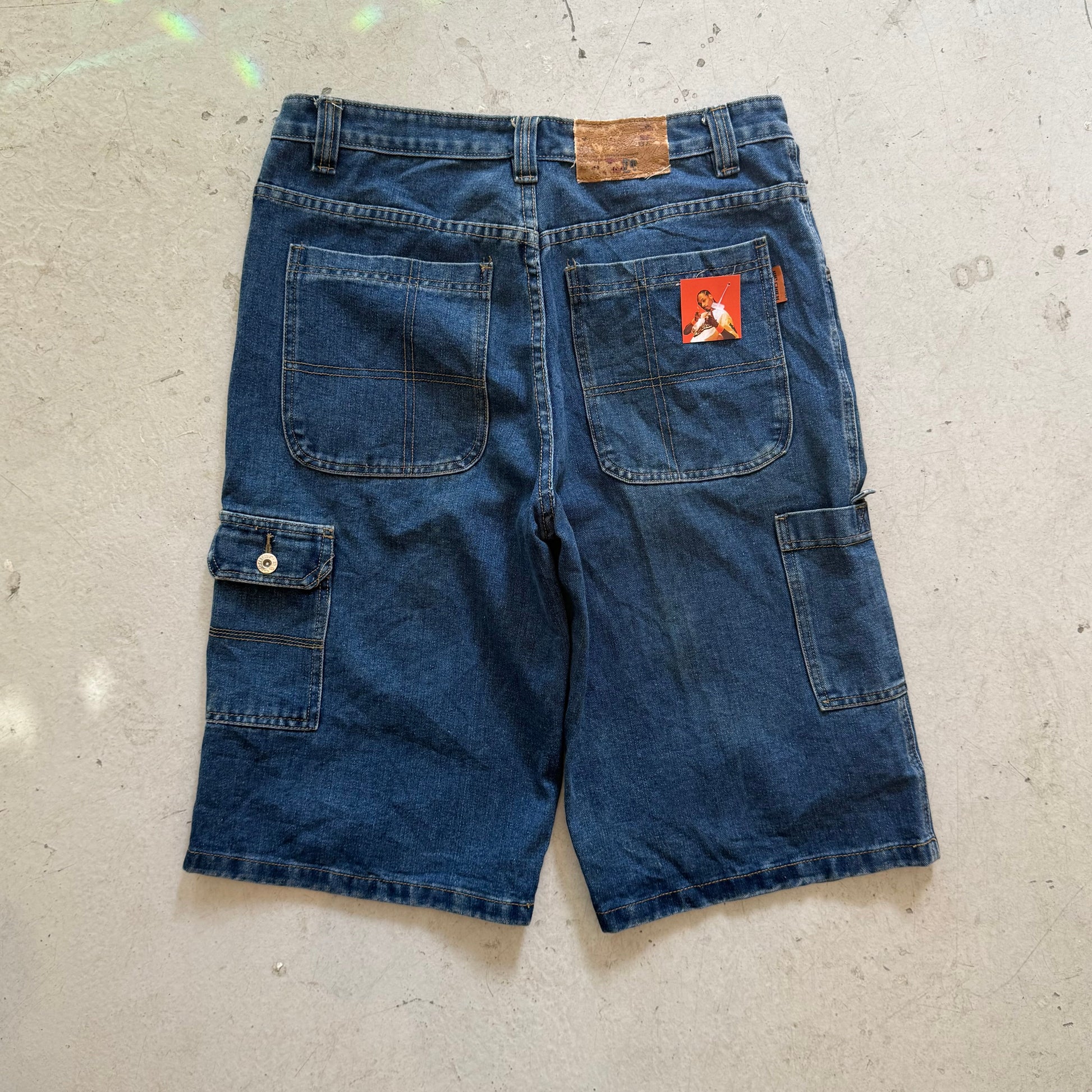 W32: Vintage denim jorts – loose fit workwear shorts - Re:Junk Vintage
