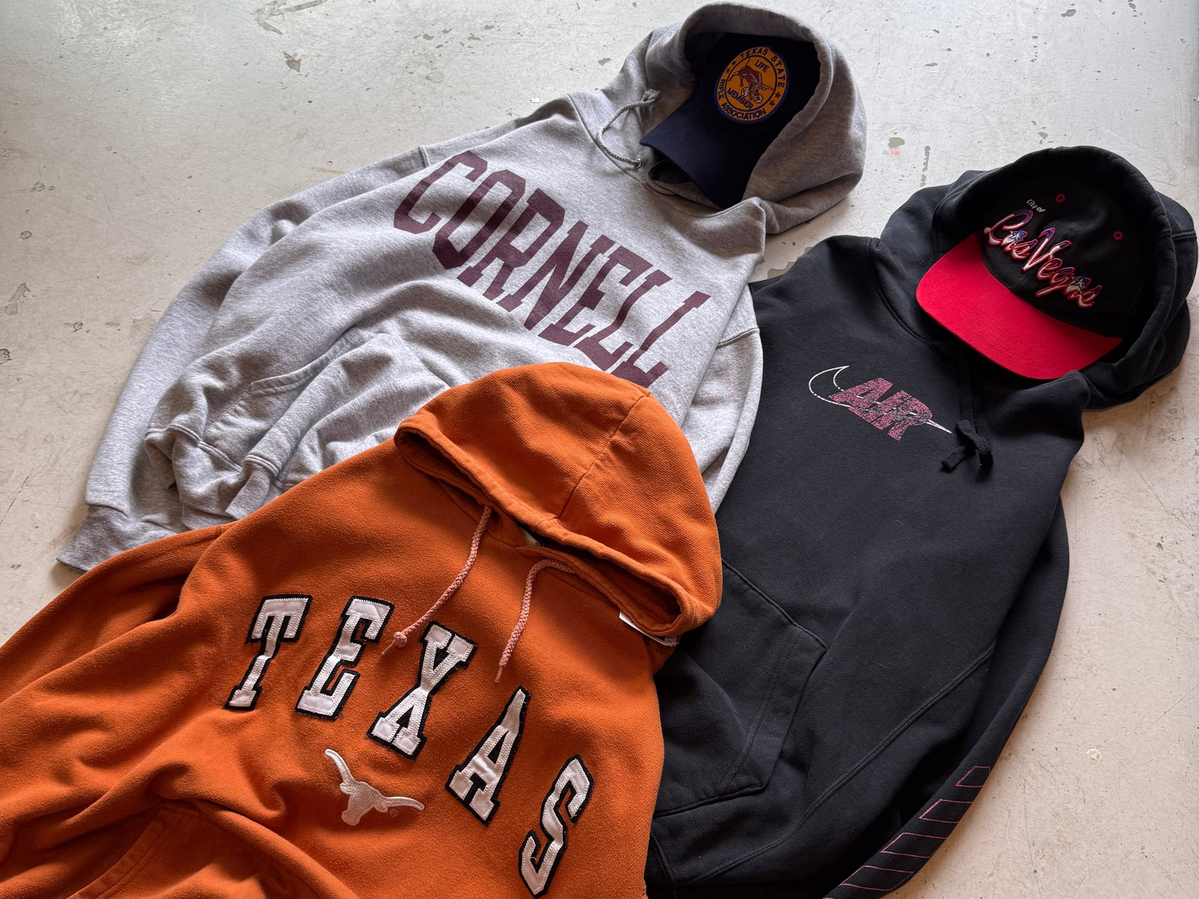 Sweatshirts - Re:Junk Vintage