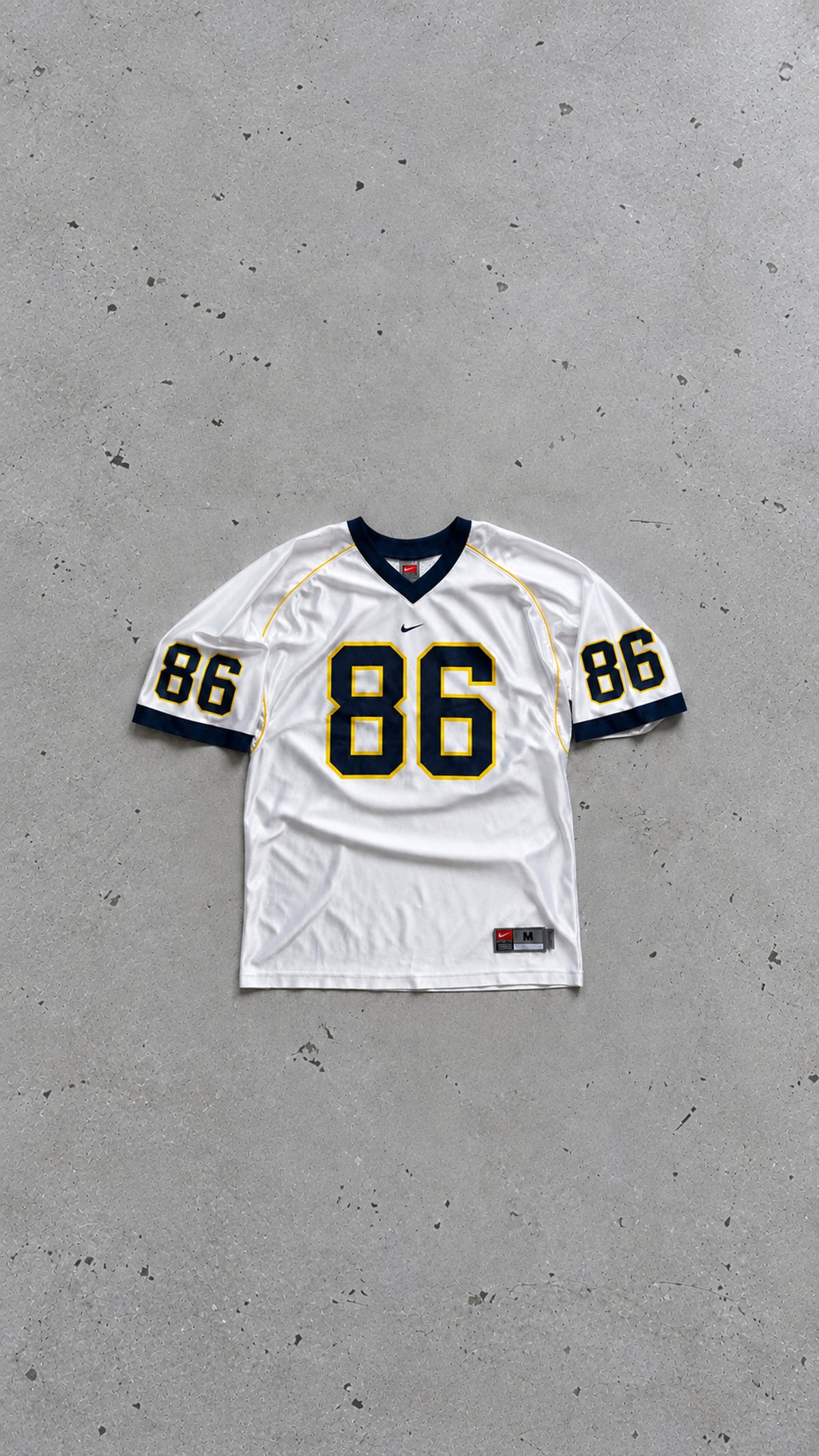 Nike Team | football jersey nr. 86 | hvid/navy/gul | M