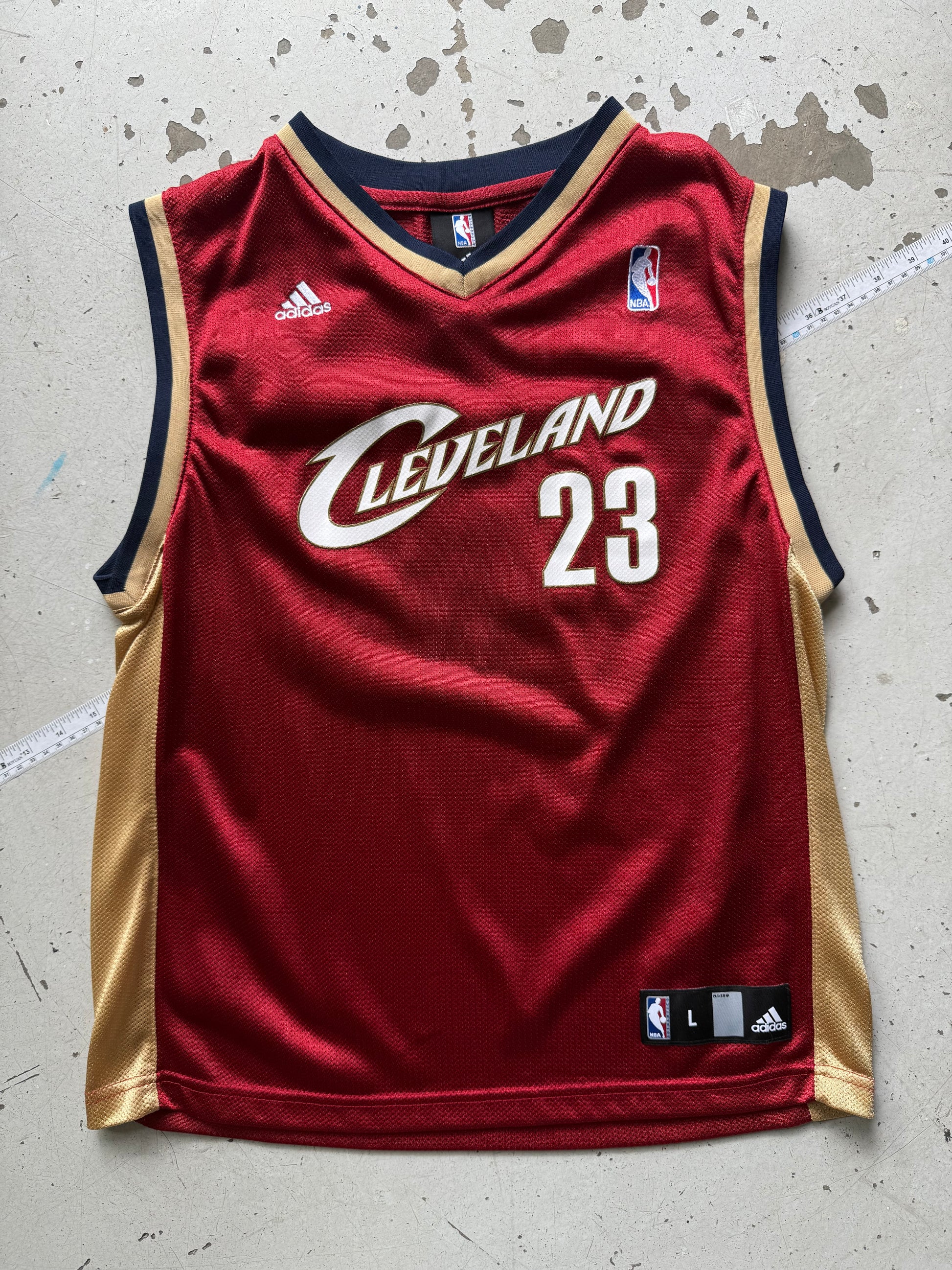 Cleveland Cavaliers |  LeBron James #23 | rød | Small