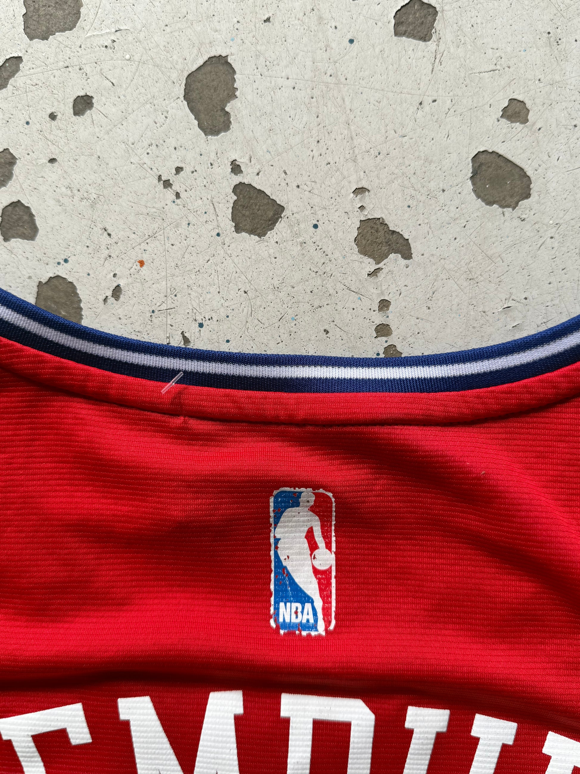 NBA | Sixers Embiid #21 | rød| M