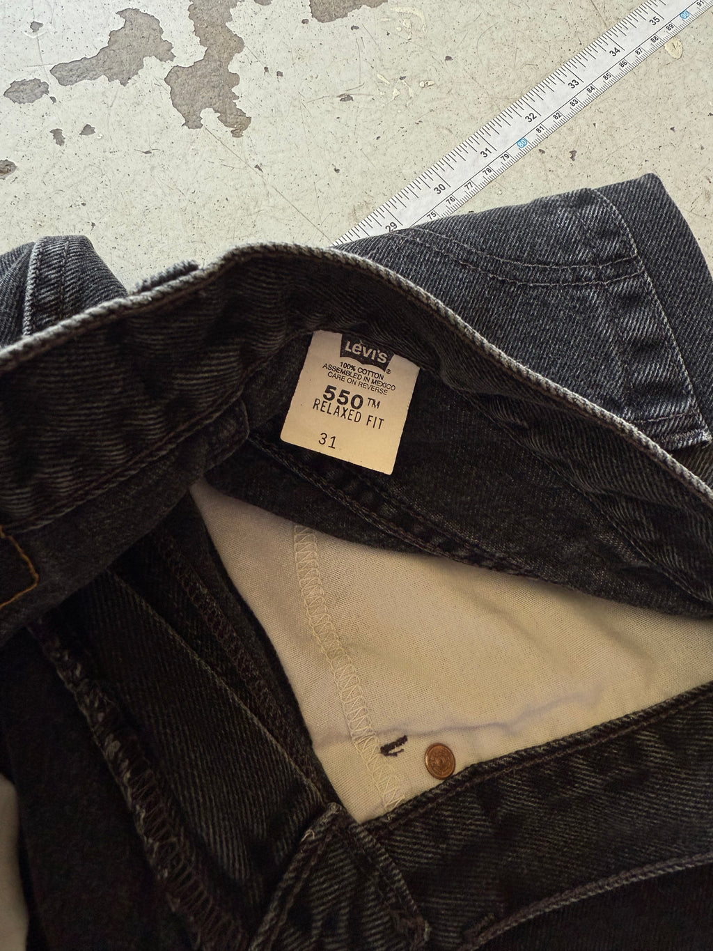Levi’s 550 | denim shorts | sort | W31