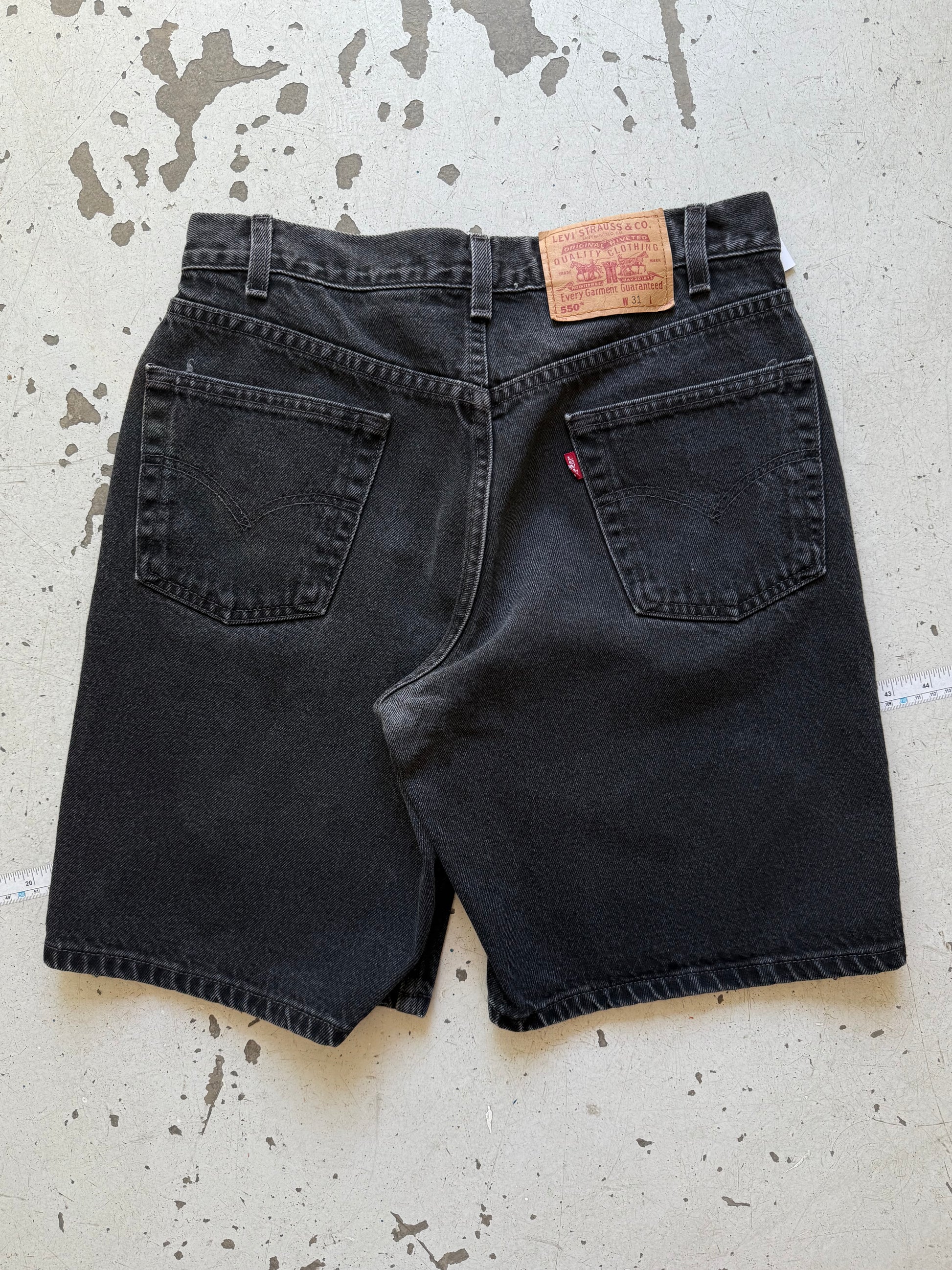 Levi’s 550 | denim shorts | sort | W31