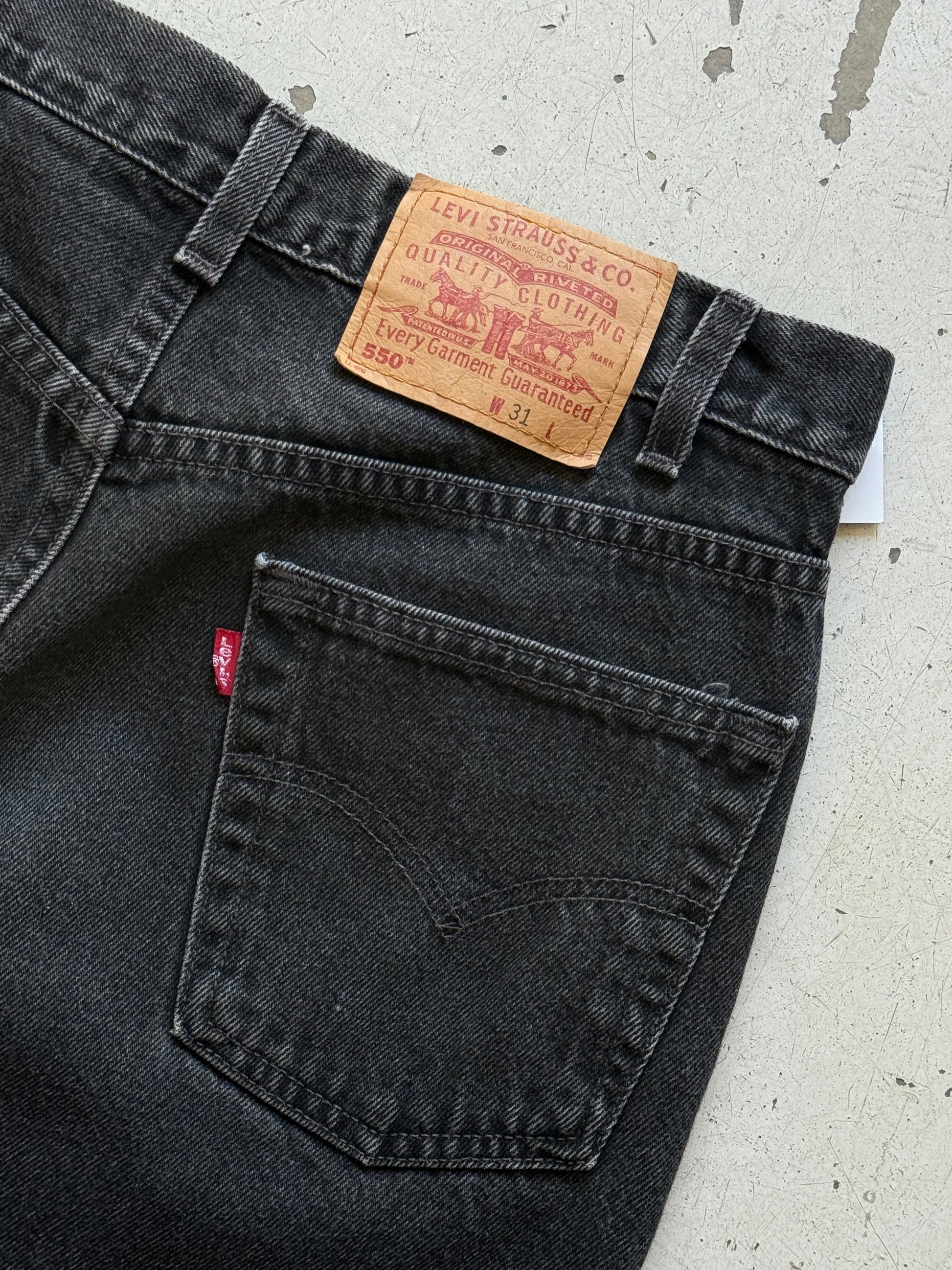 Levi’s 550 | denim shorts | sort | W31