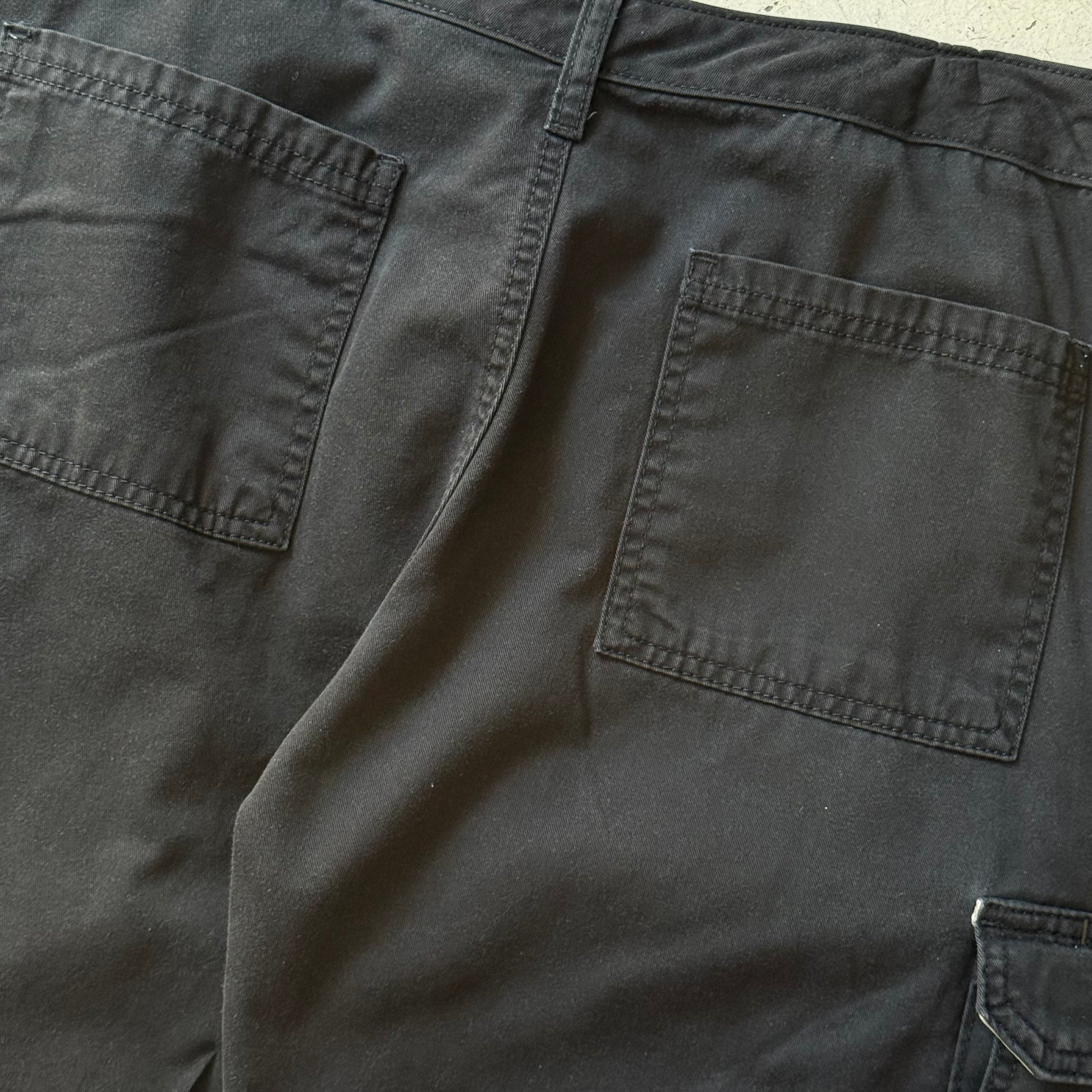 Wrangler | cargo shorts | sort | W32