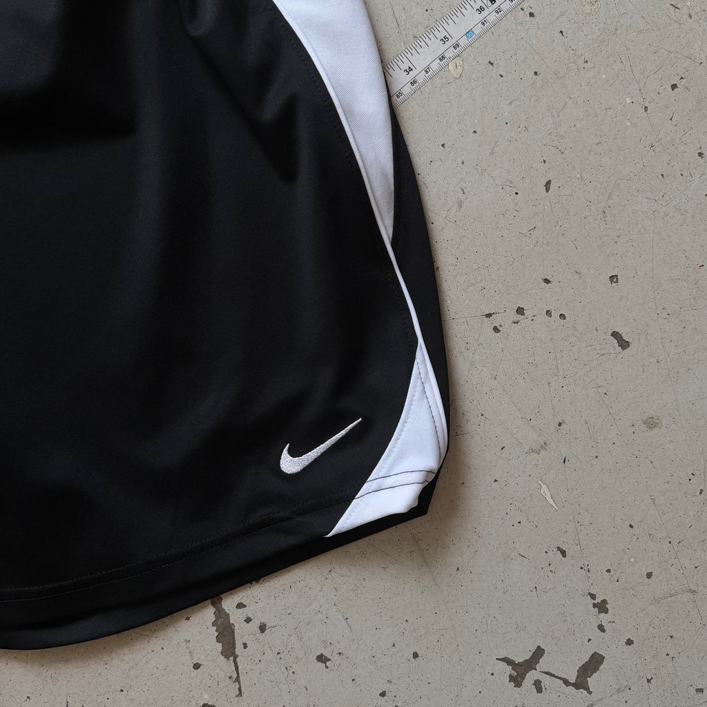 Nike | shorts | sort/hvid | Medium