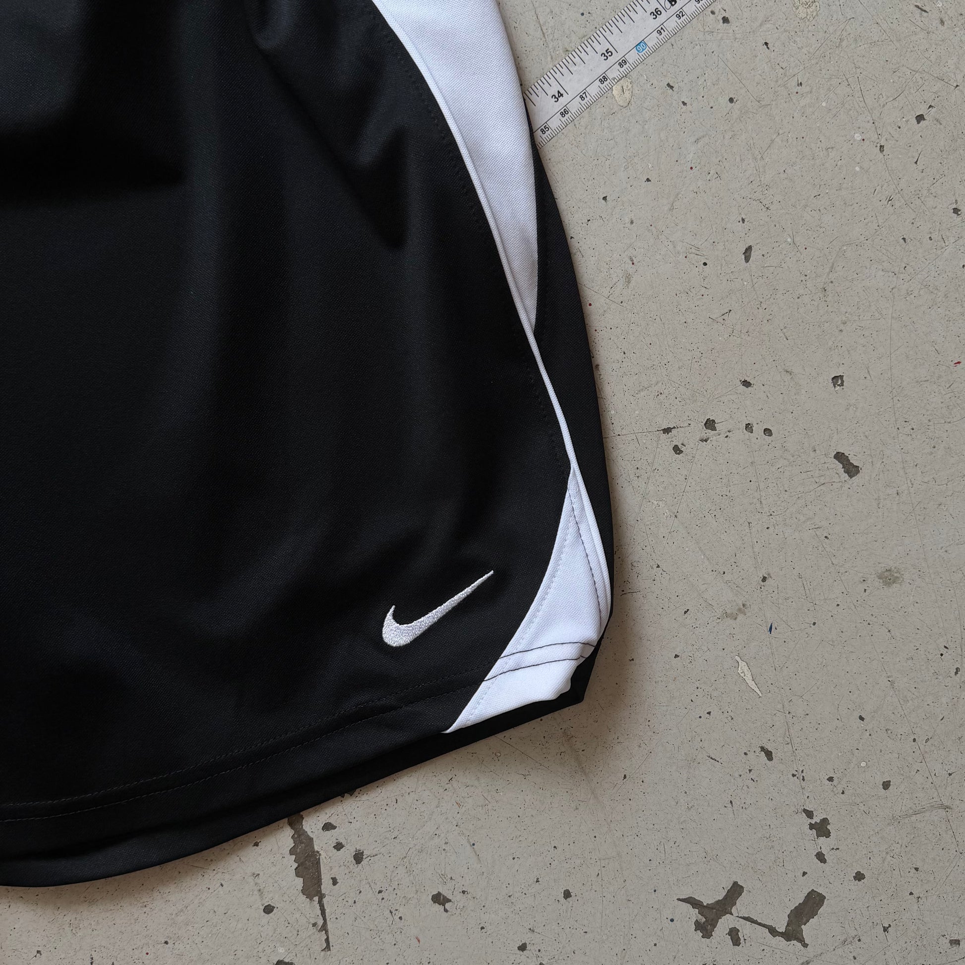 Nike | shorts | sort/hvid | Medium