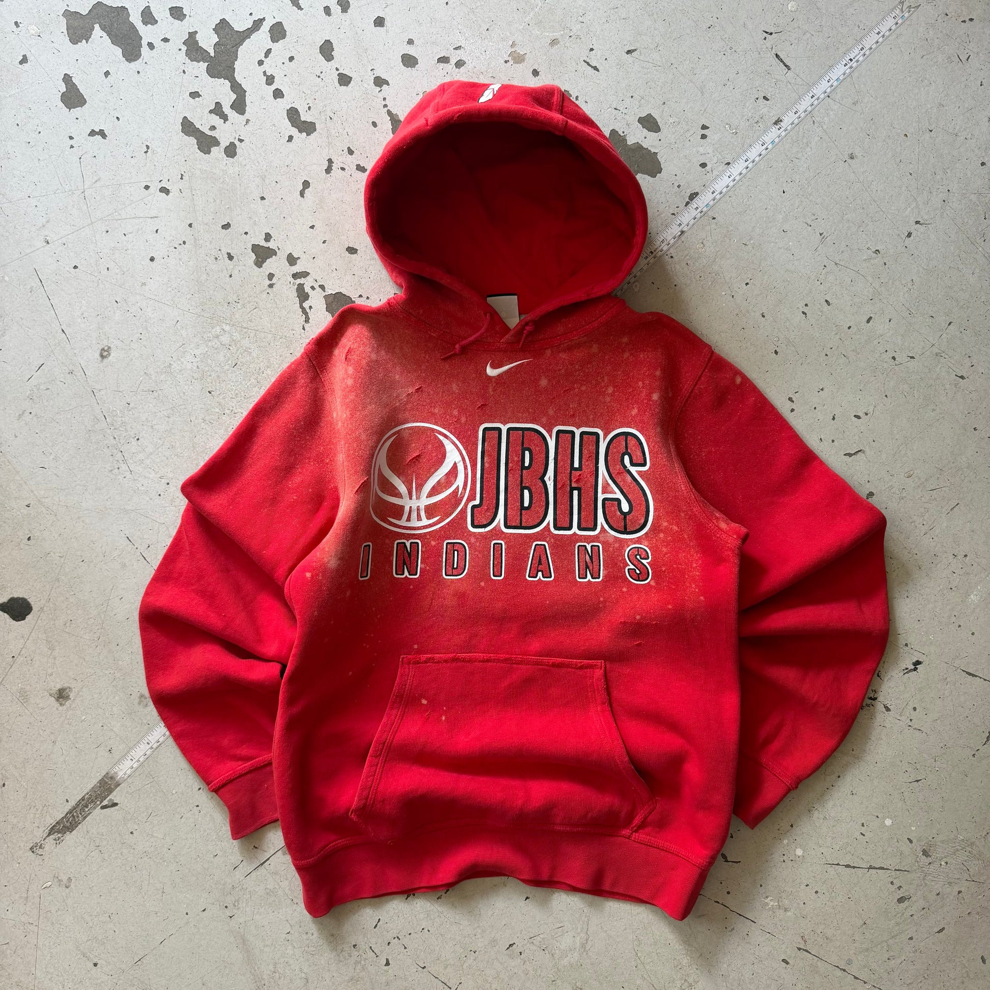 Distressed Nike  | hoodie | rød | S