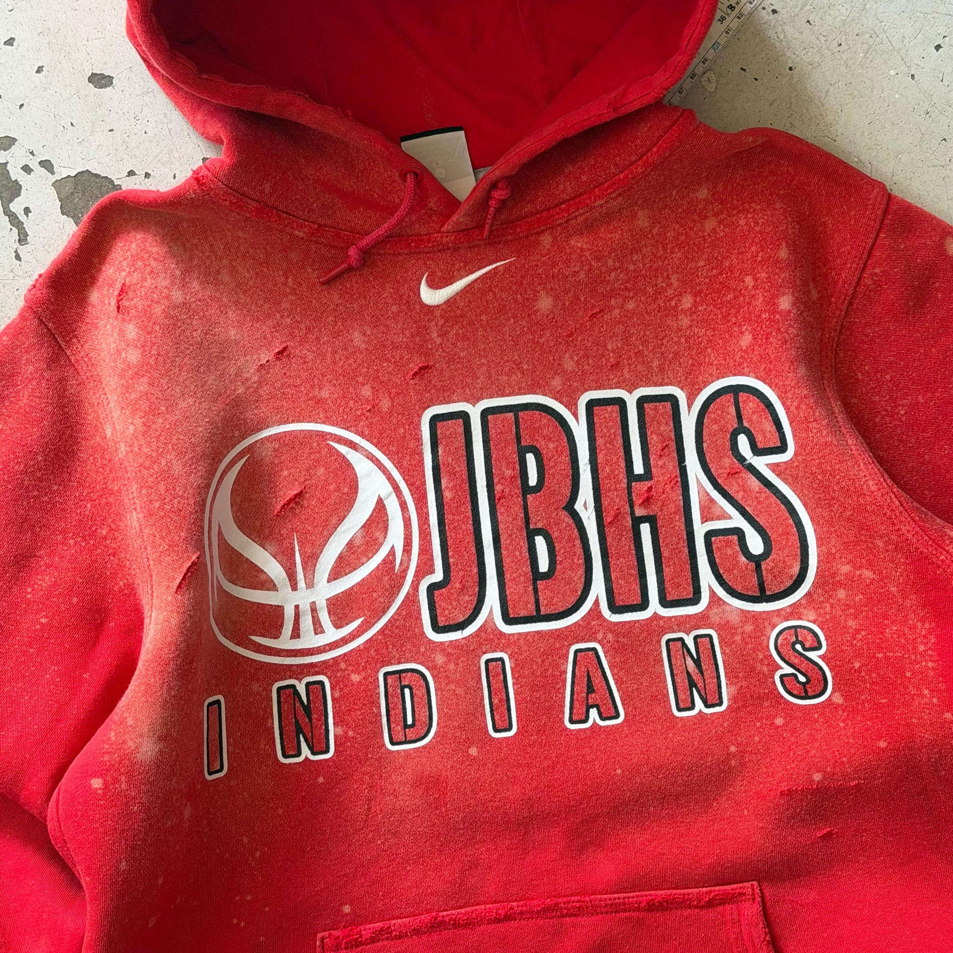 Distressed Nike  | hoodie | rød | S