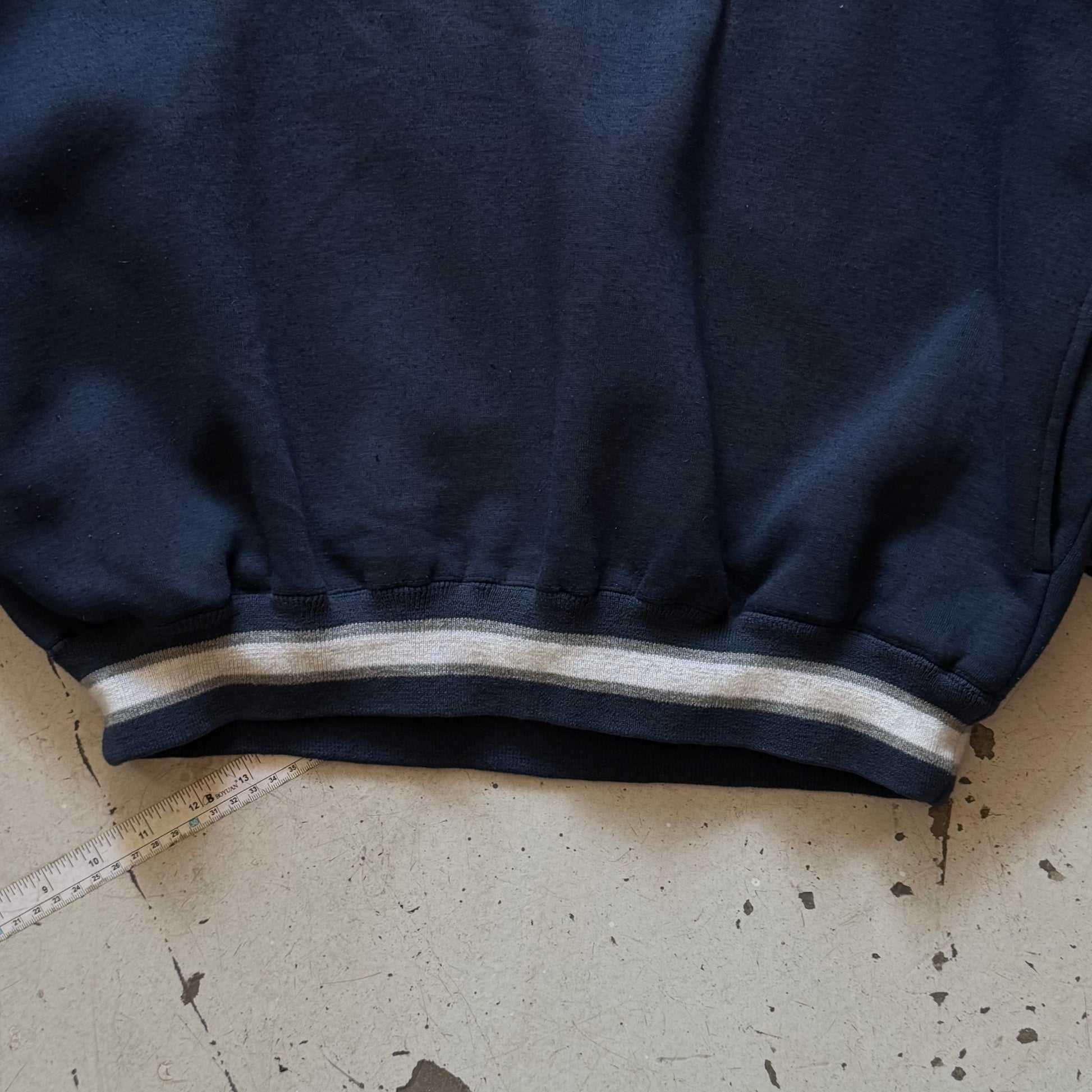 00's  | crewneck | navy | L