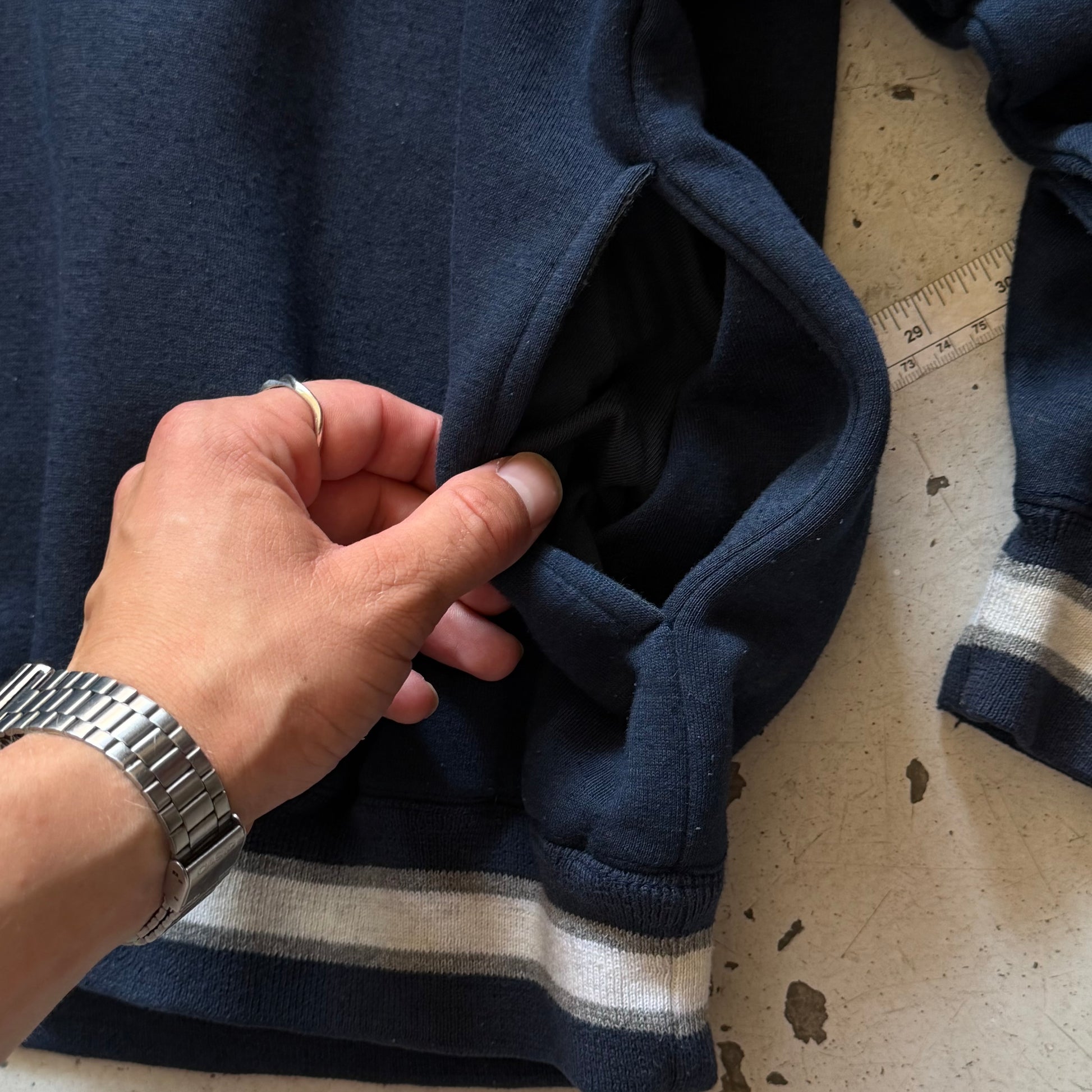 00's  | crewneck | navy | L