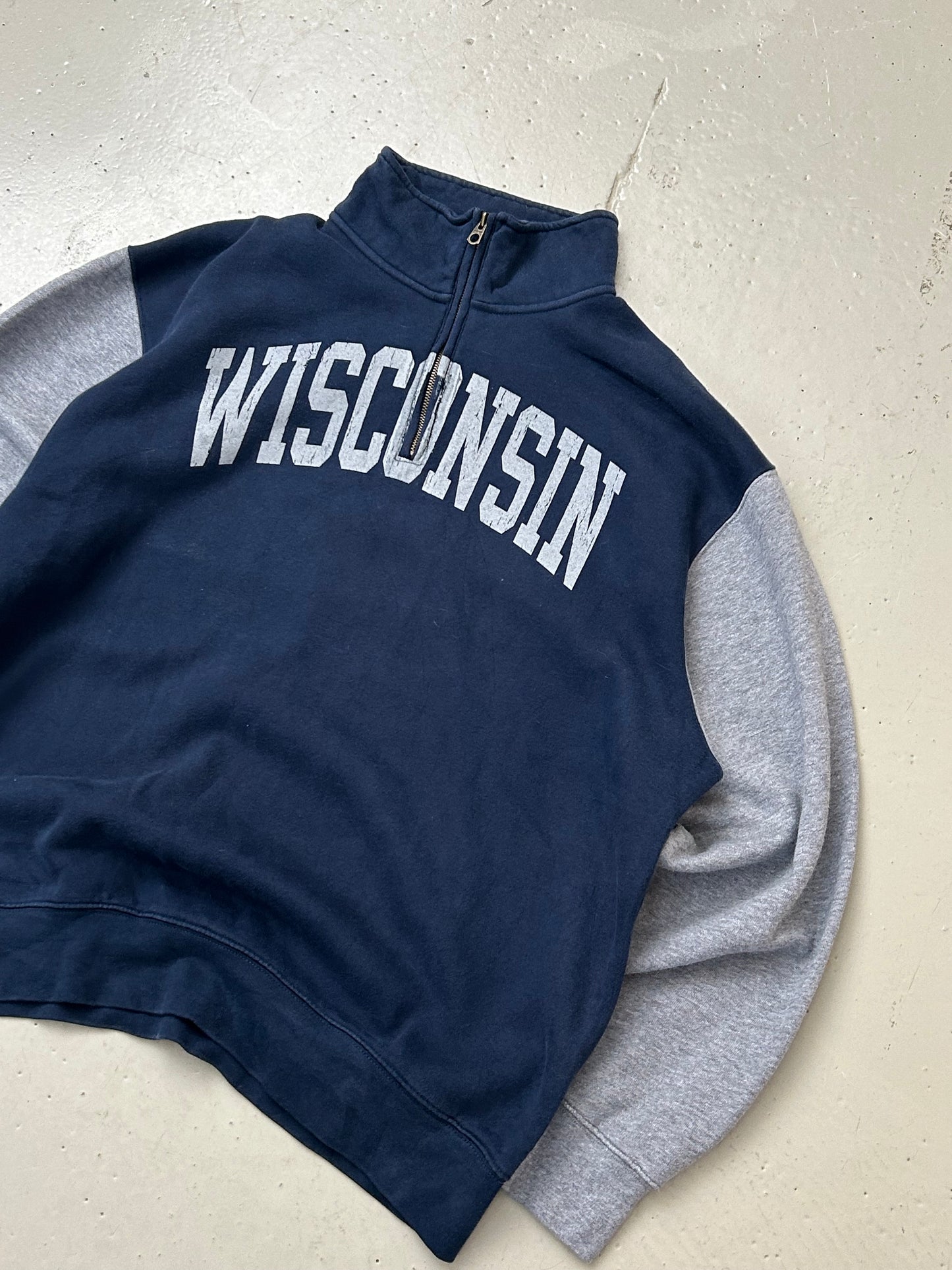 College Vintage Sweatshirt - XL