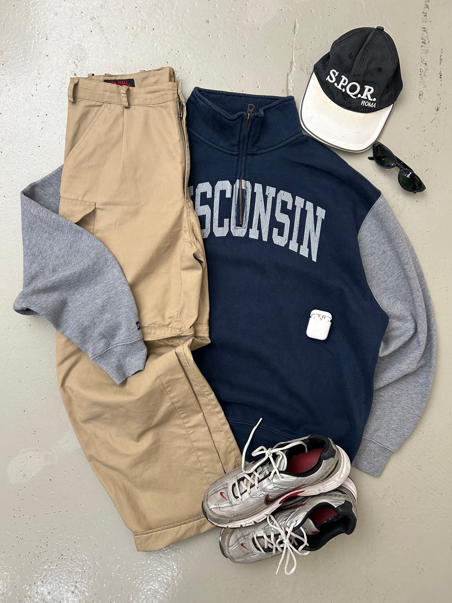 College Vintage Sweatshirt - XL