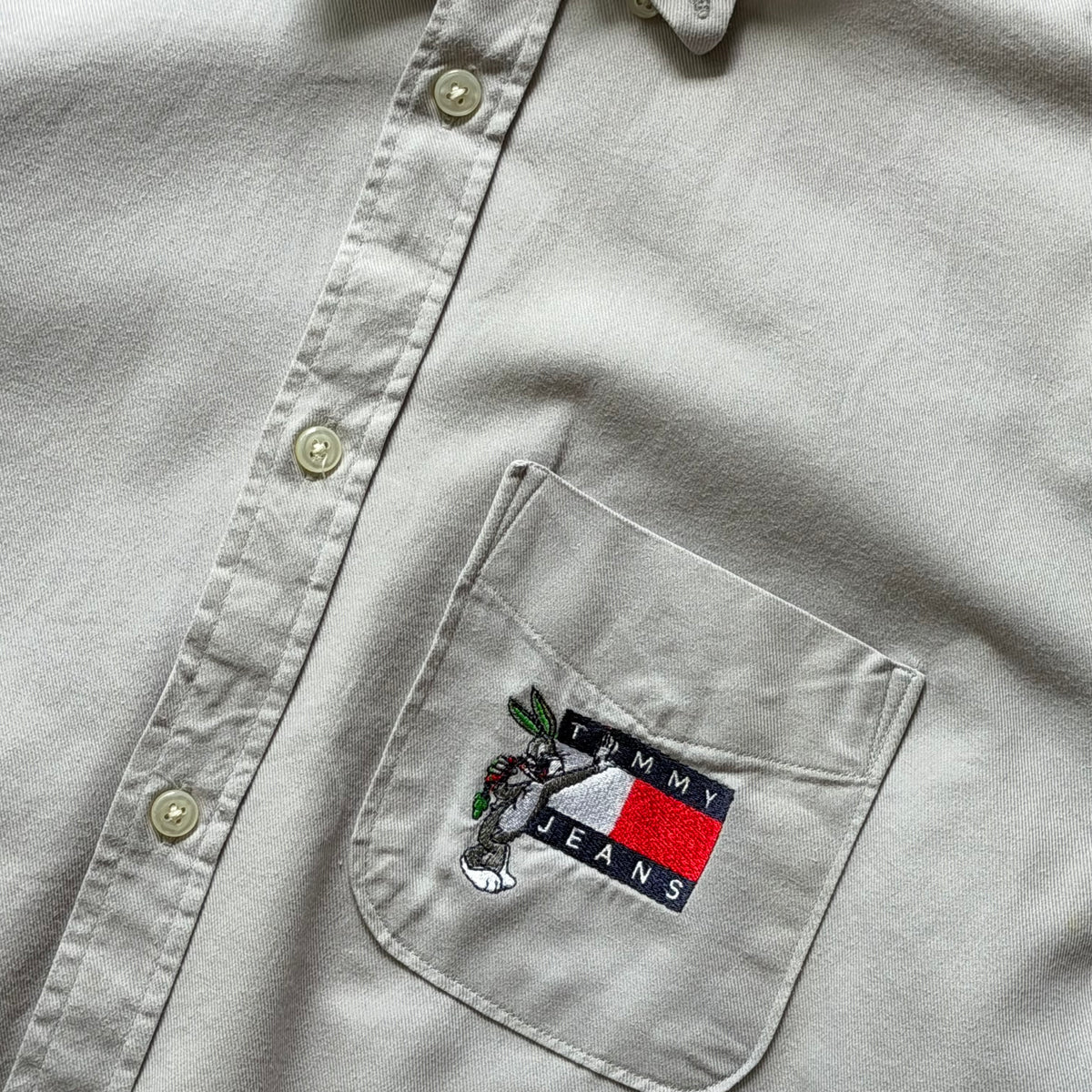 Tommy Hilfiger Jeans | Bugs Bunny skjorte | grå | L