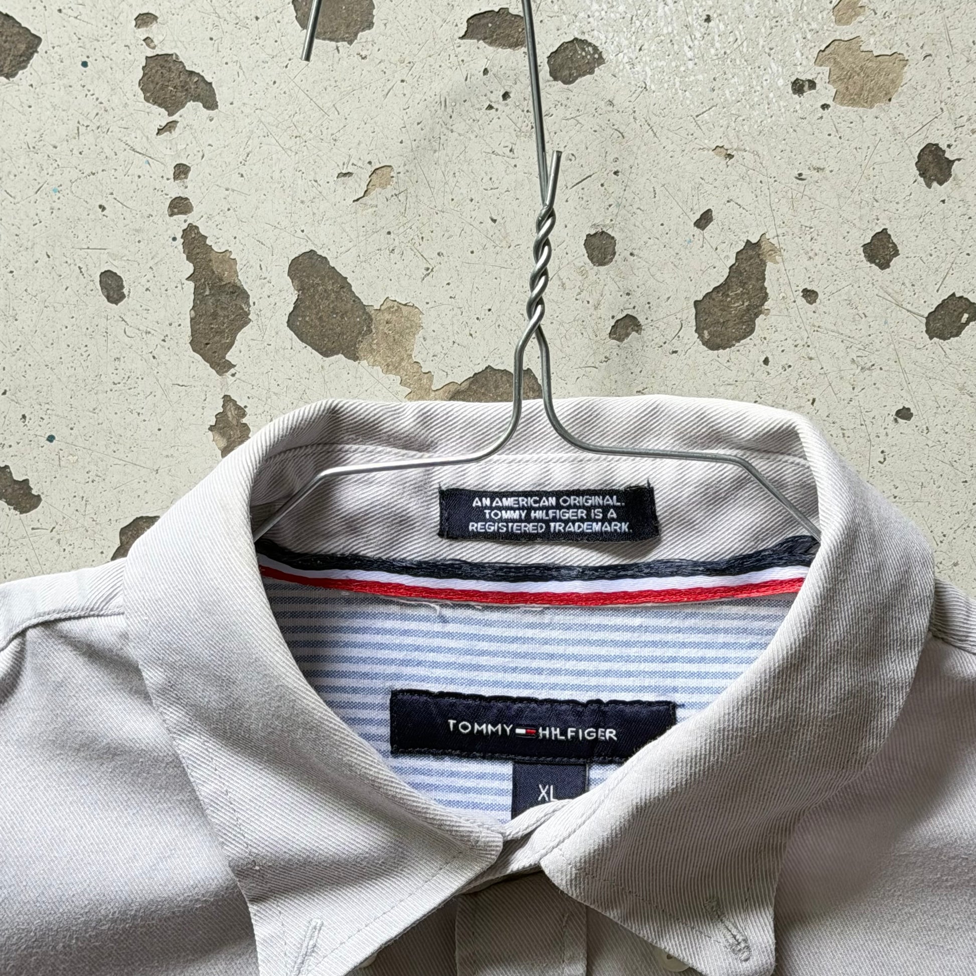 Tommy Hilfiger Jeans | Bugs Bunny skjorte | grå | L