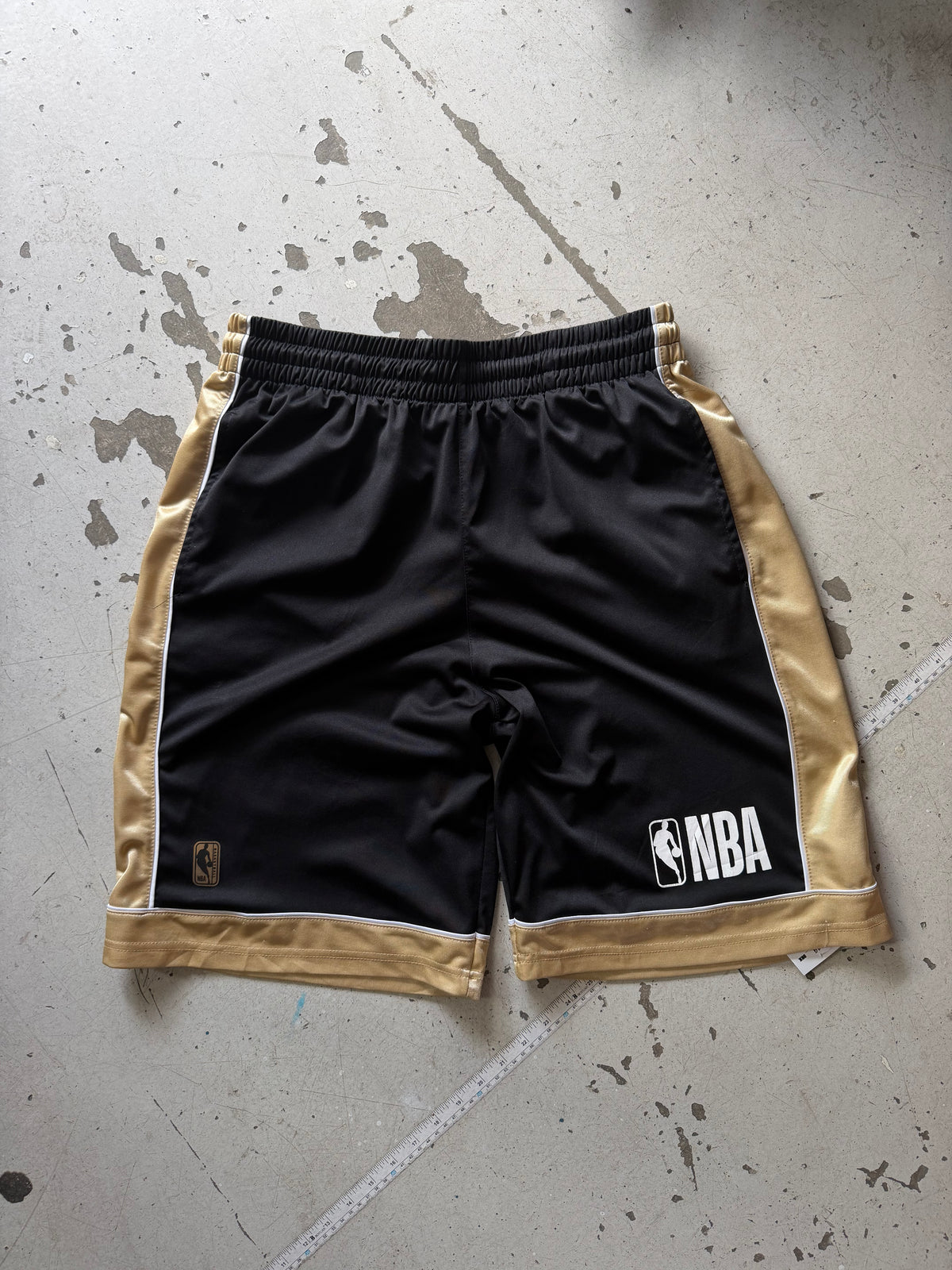 NBA | Basketball shorts | Sort/Guld | L