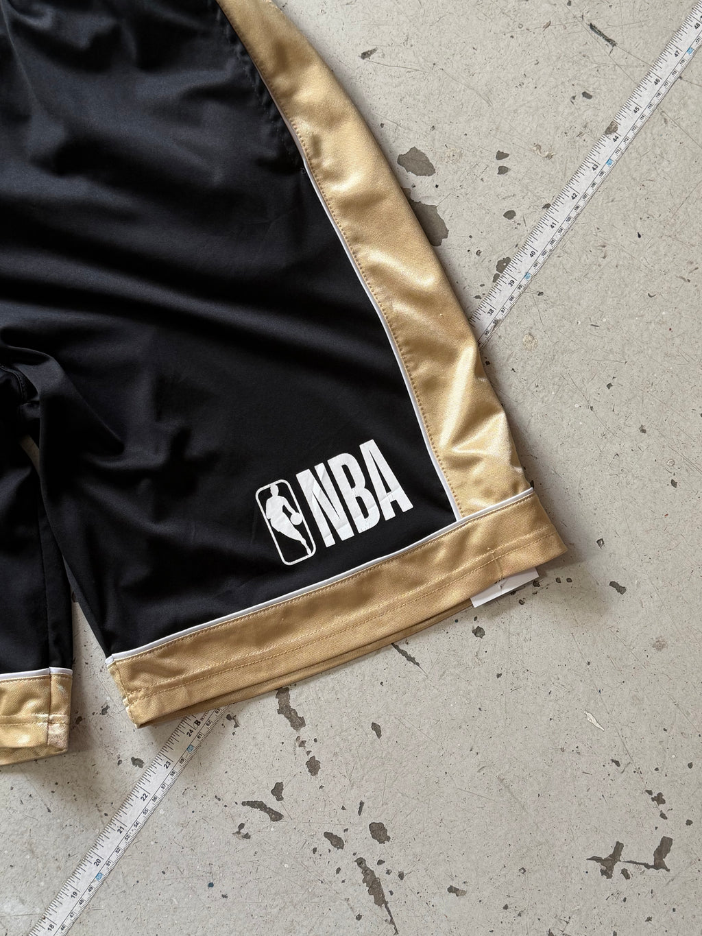 NBA | Basketball shorts | Sort/Guld | L
