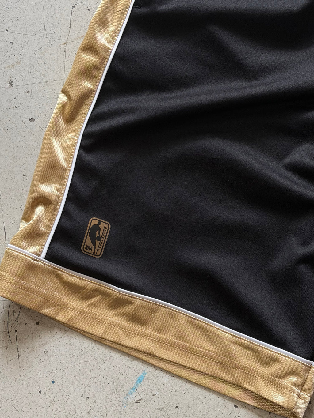 NBA | Basketball shorts | Sort/Guld | L
