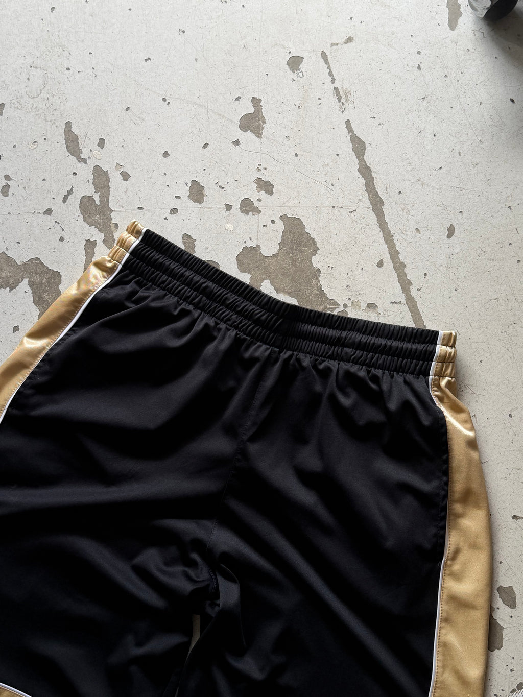 NBA | Basketball shorts | Sort/Guld | L