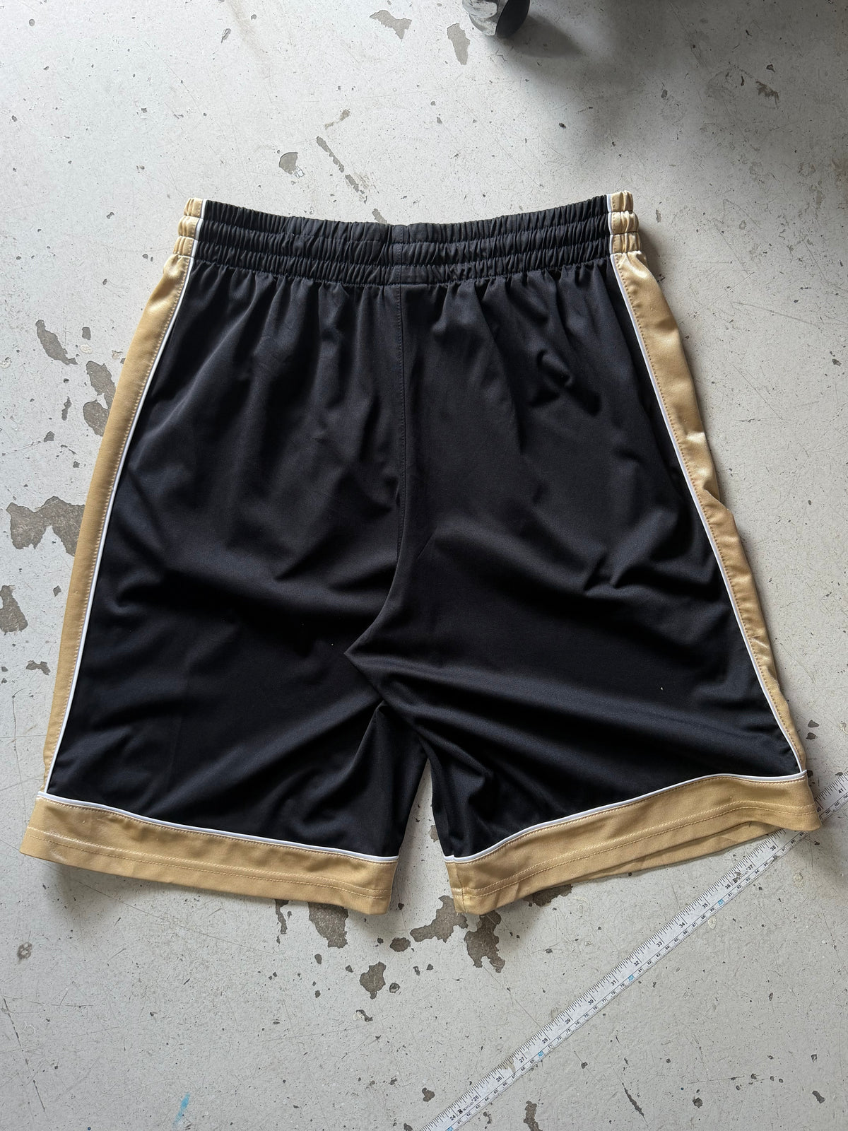 NBA | Basketball shorts | Sort/Guld | L