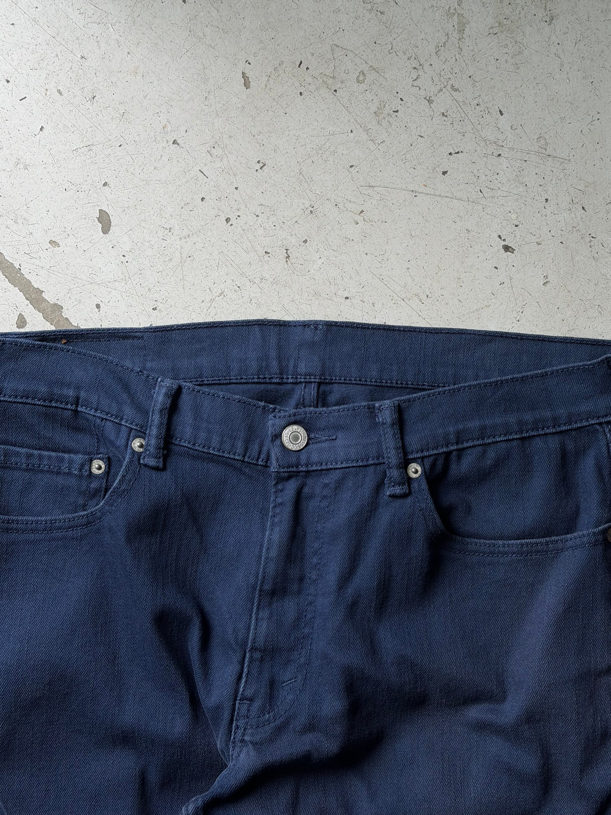 Levi's | 559 | Navy | W34 L32