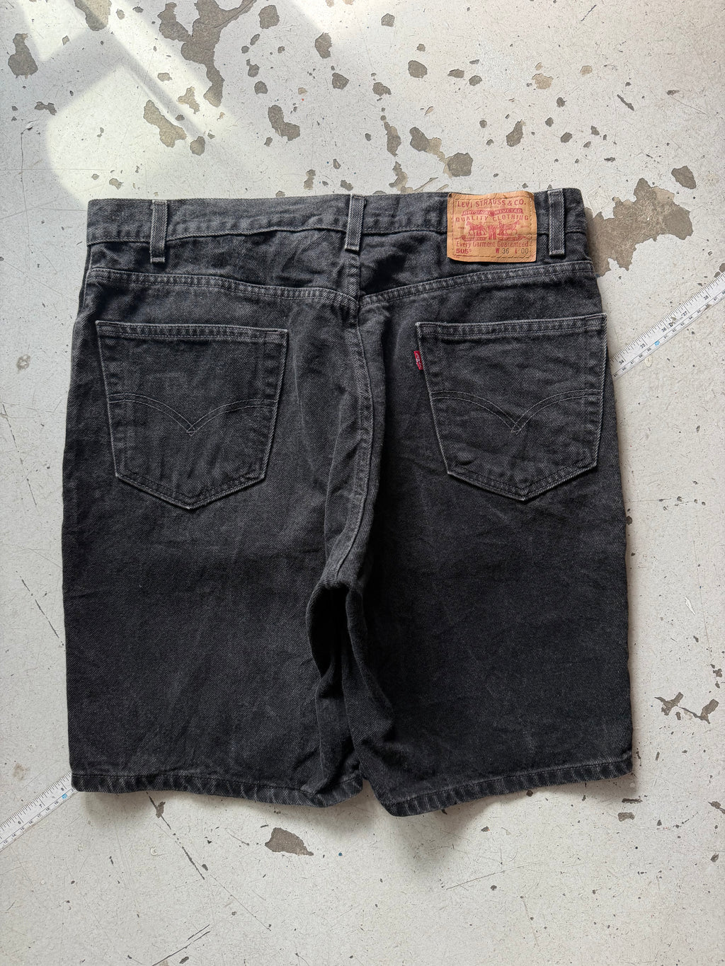 Levi’s 505 | Vintage denim jorts | Sort | W36