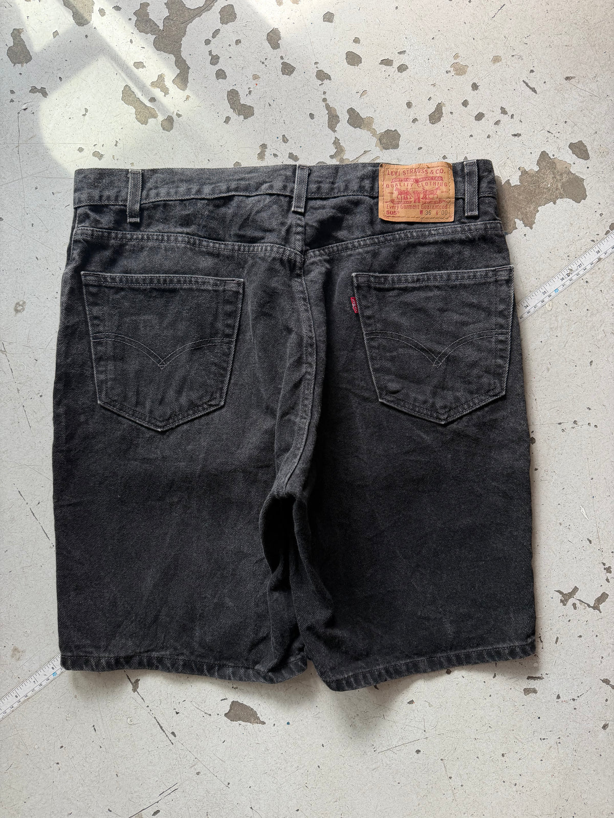 Levi’s 505 | Vintage denim jorts | Sort | W36