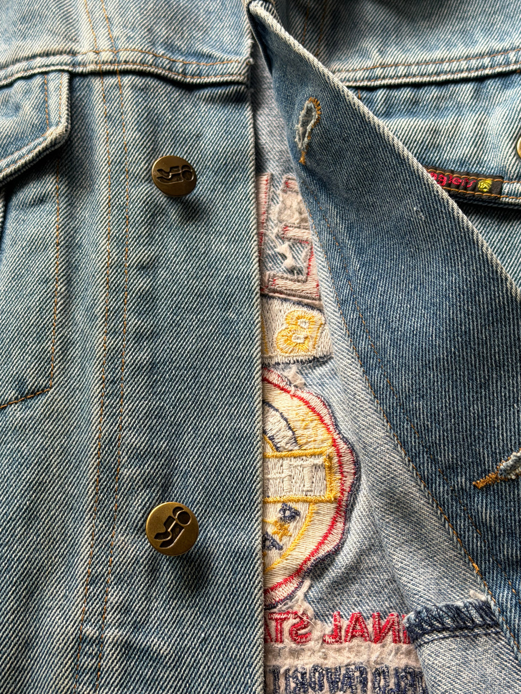 Vintage Vest | Denim med broderi | lyseblå | M