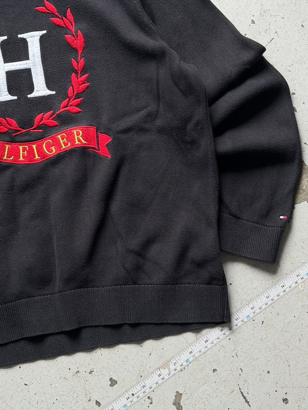 Tommy Hilfiger | Logo Crewneck Sweatshirt | sort | M