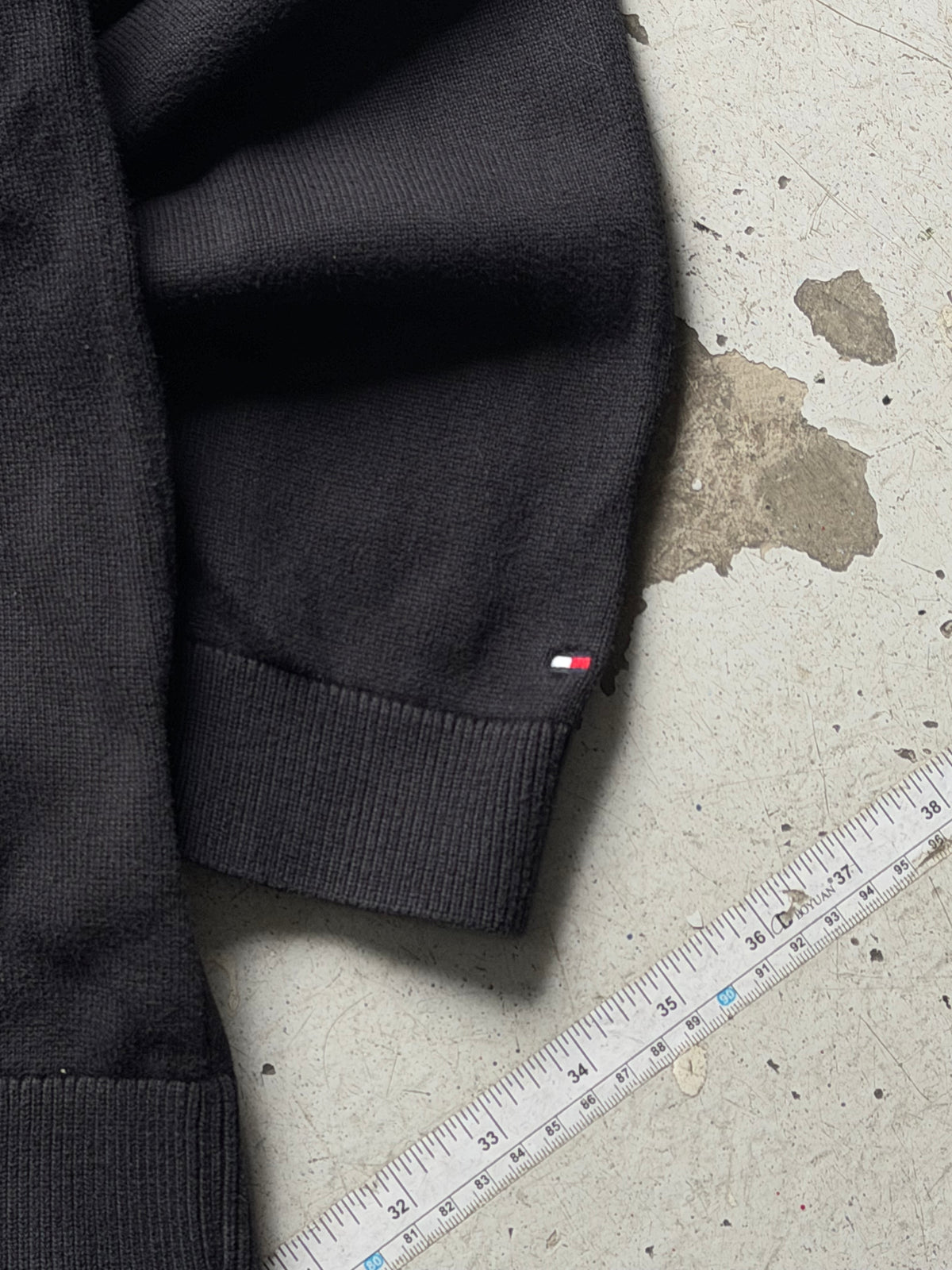 Tommy Hilfiger | Logo Crewneck Sweatshirt | sort | M