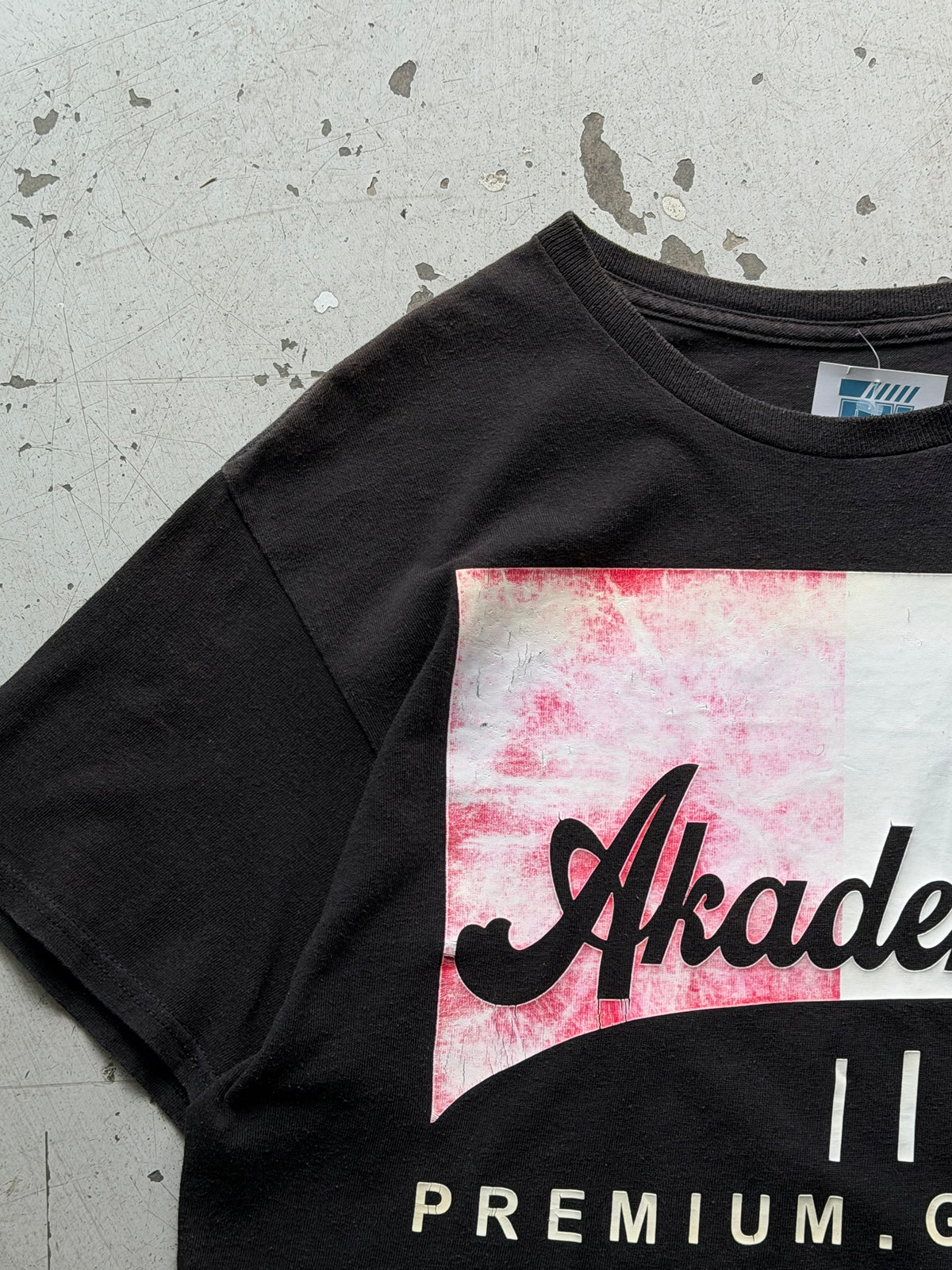 Akademiks | graphic T-shirt | sort| M