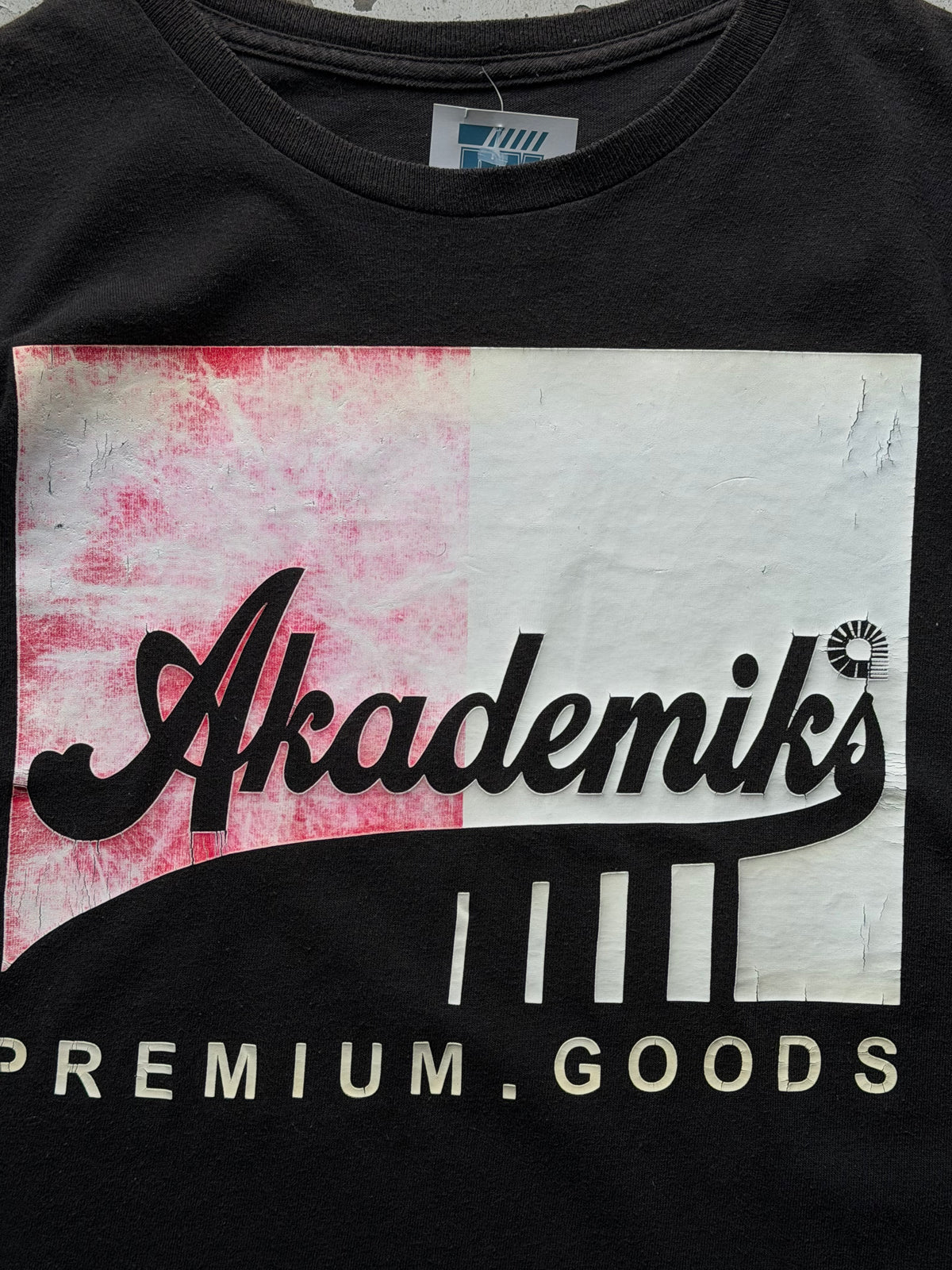 Akademiks | graphic T-shirt | sort| M