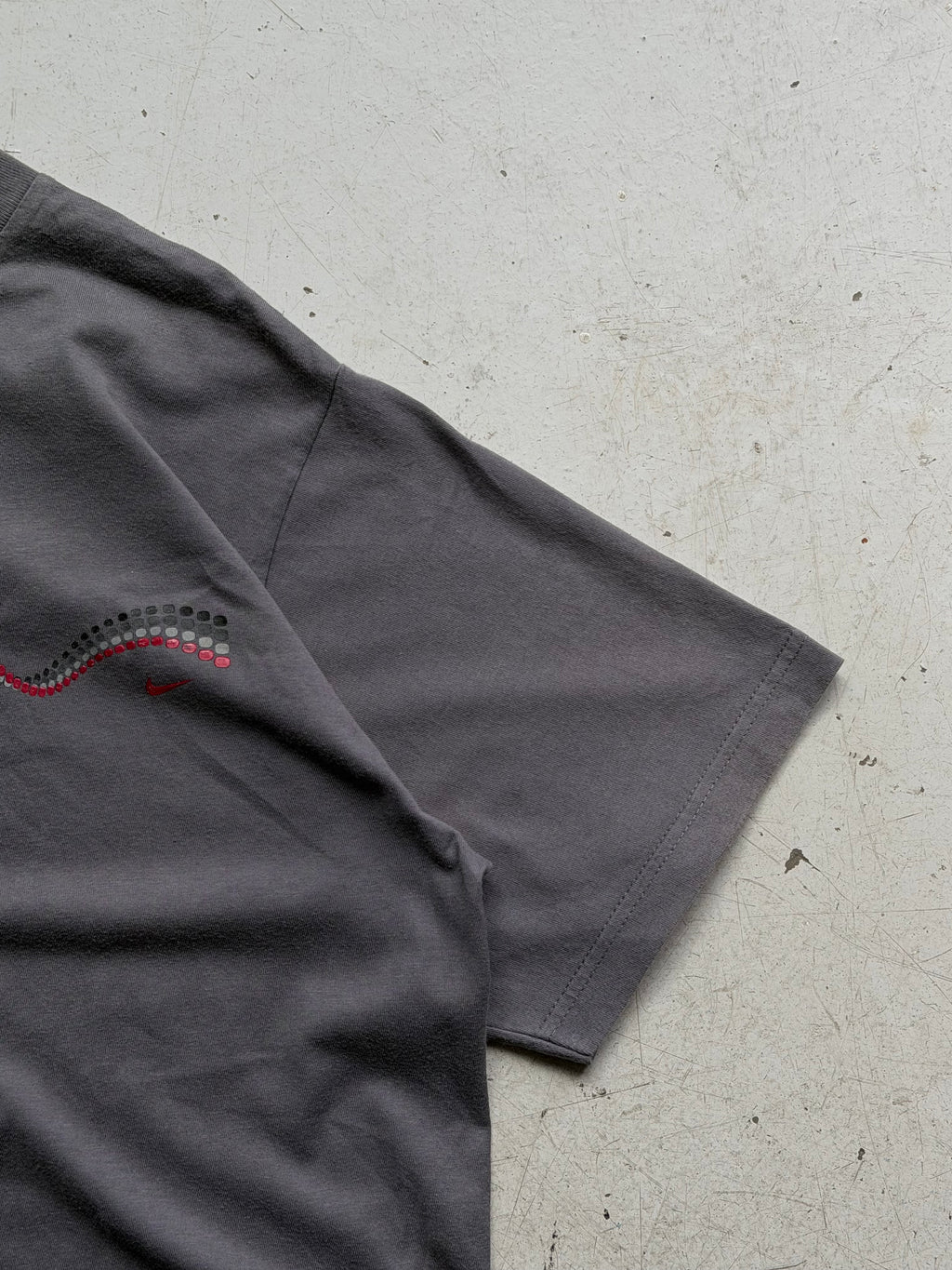 Nike | Graphic T-shirt | Grå | M
