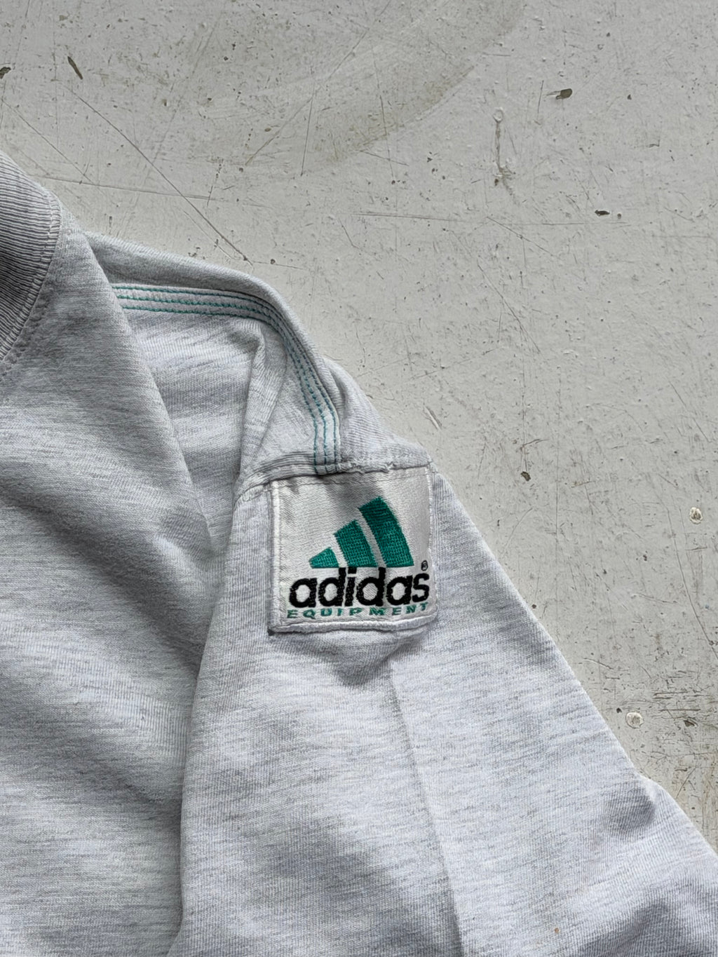 Adidas Equipment | Vintage Logo T-shirt | Grå | M