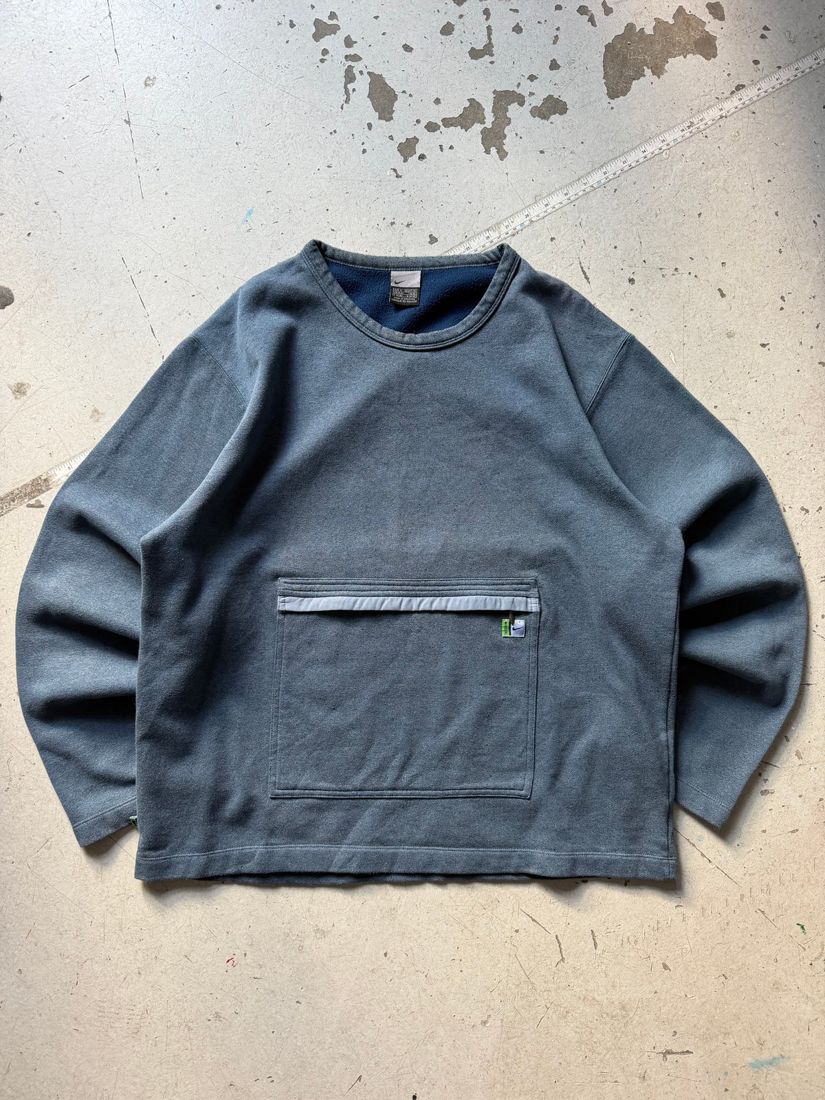 Nike ACG | Vintage sweatshirt med lomme | Grå | M