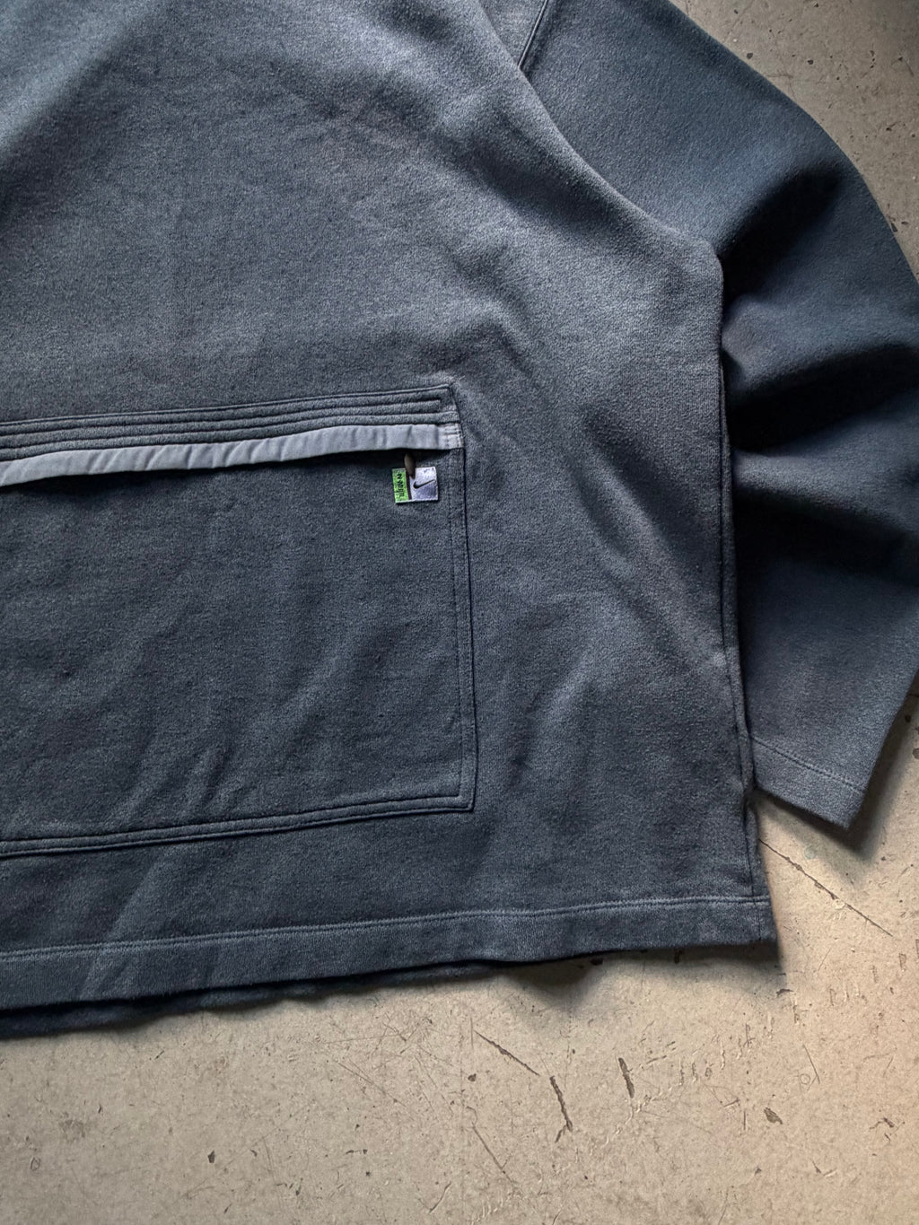 Nike ACG | Vintage sweatshirt med lomme | Grå | M