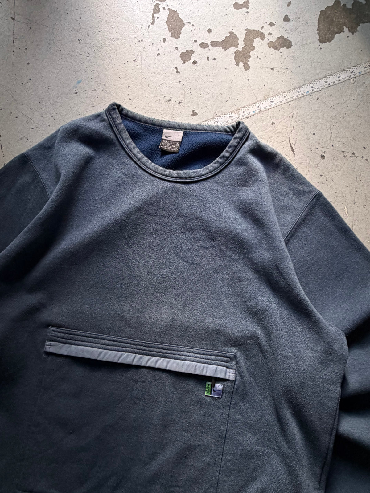Nike ACG | Vintage sweatshirt med lomme | Grå | M
