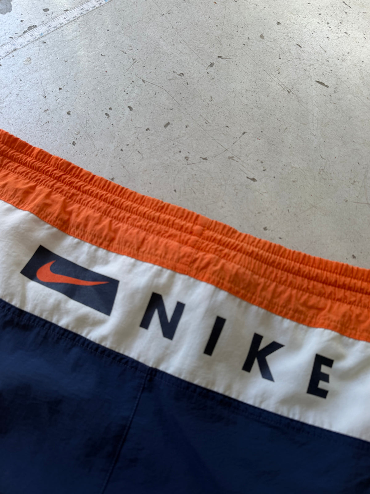 Nike | Vintage colorblock shorts | Navy | L