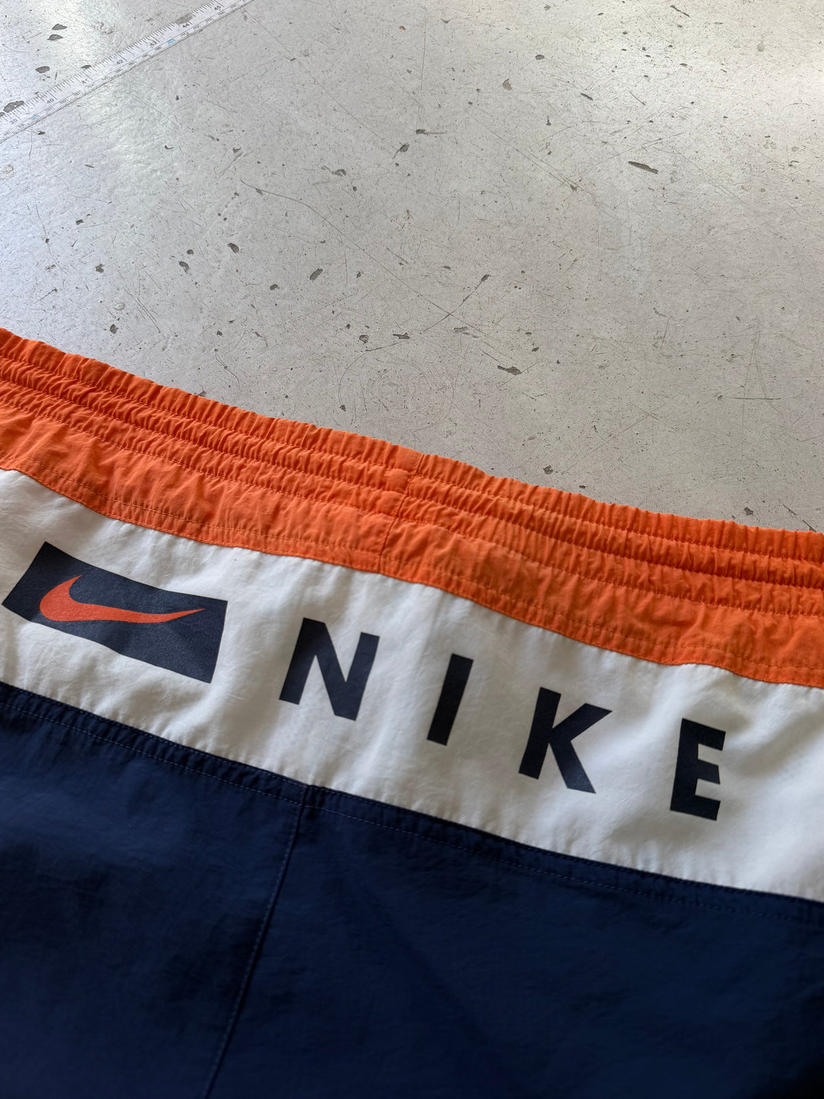 Nike | Vintage colorblock shorts | Navy | L
