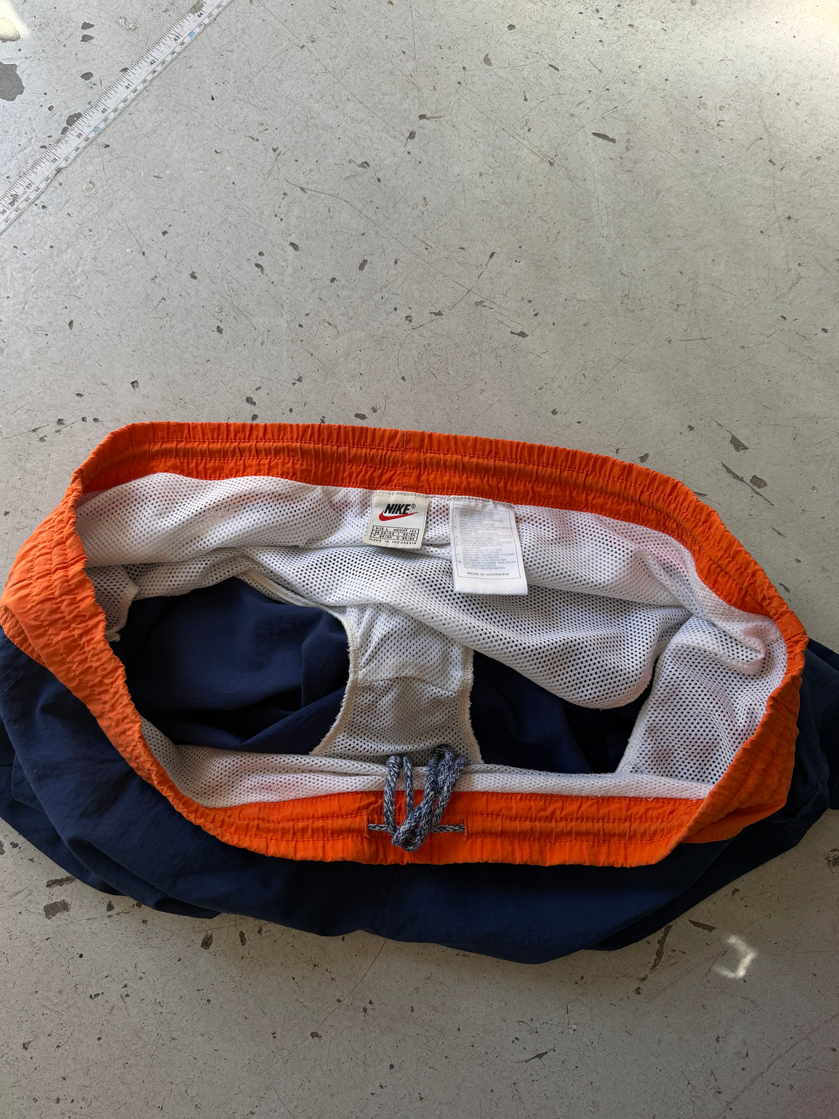 Nike | Vintage colorblock shorts | Navy | L