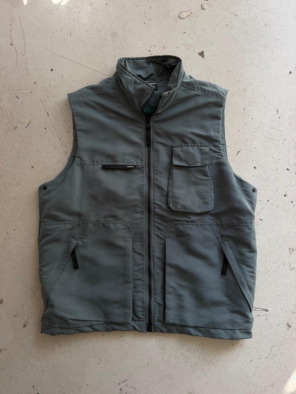 Nike | Vintage utility vest | Grågrøn | M