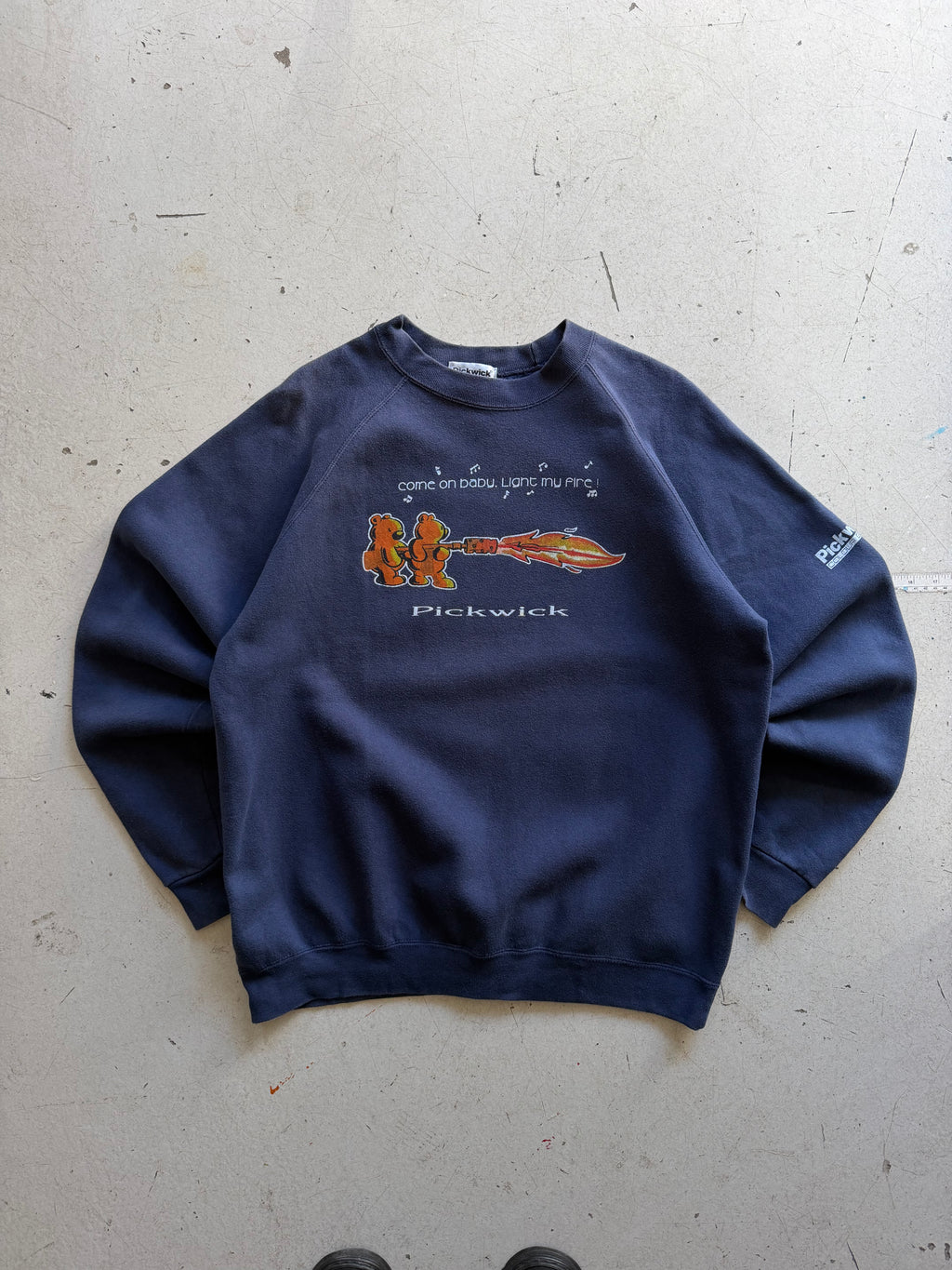 Vintage graphic sweatshirt | Navy | L