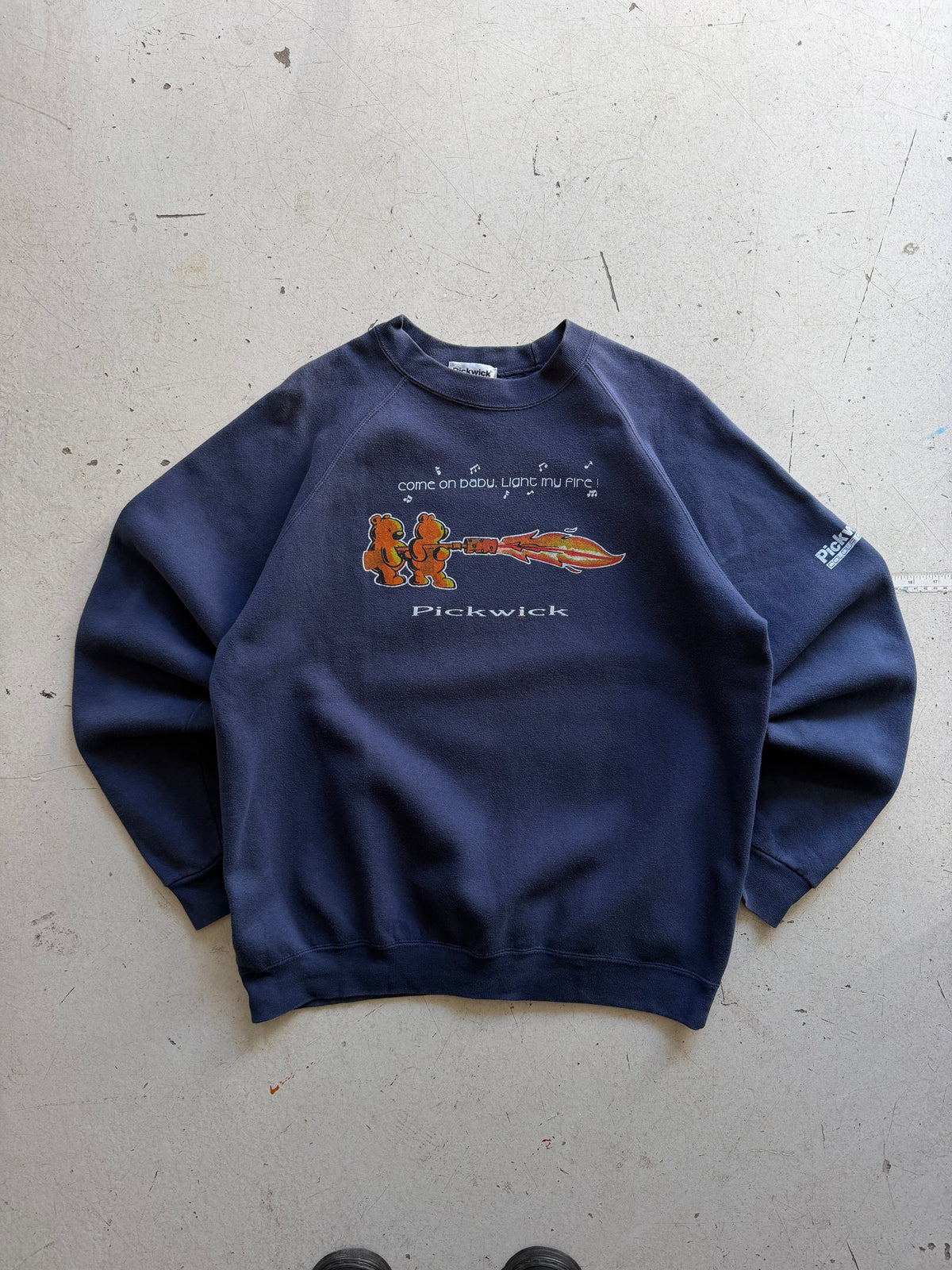 Vintage graphic sweatshirt | Navy | L