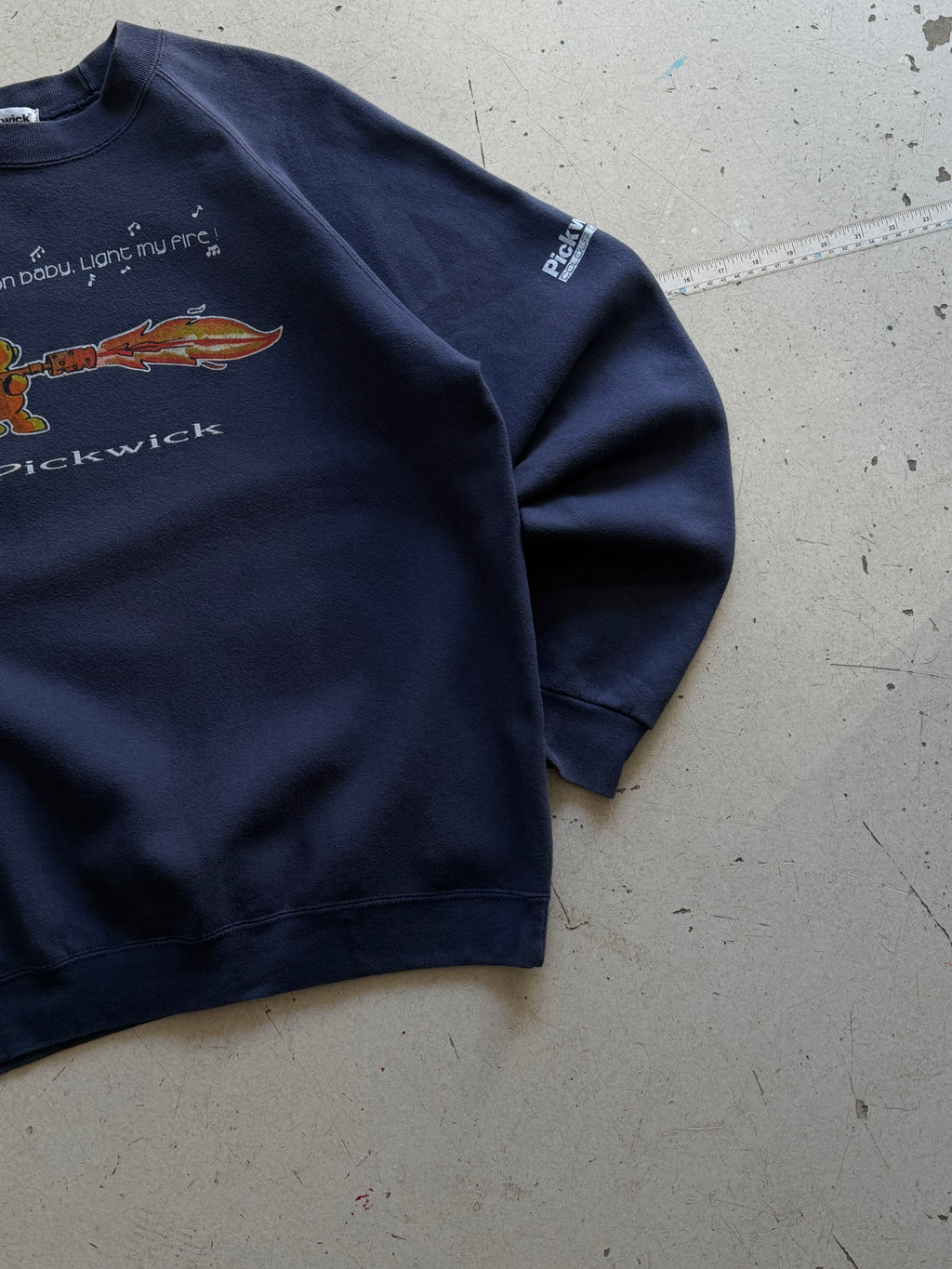 Vintage graphic sweatshirt | Navy | L