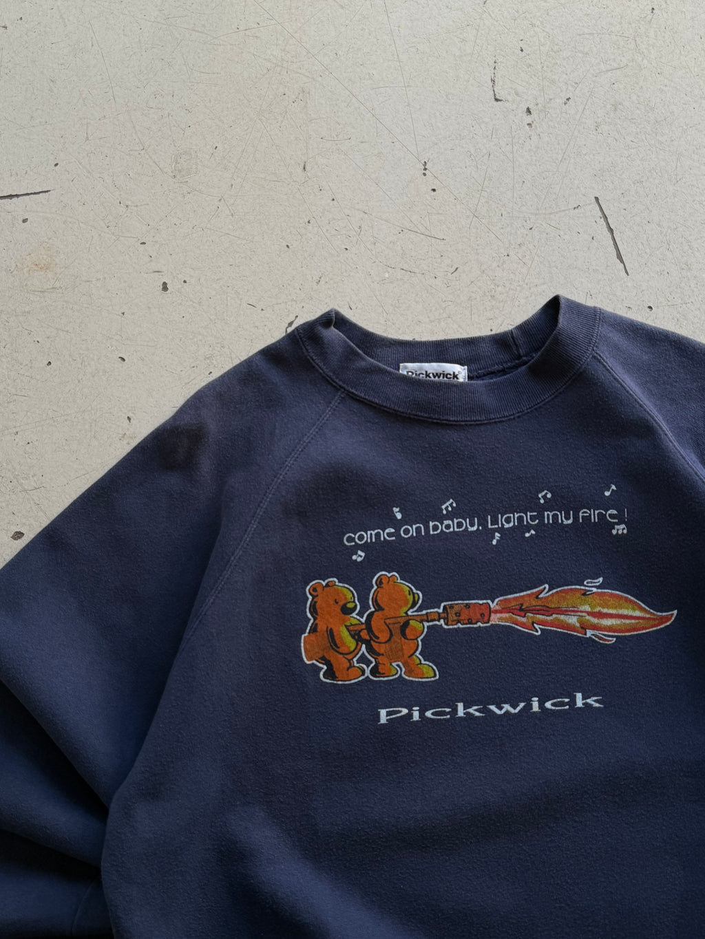Vintage graphic sweatshirt | Navy | L