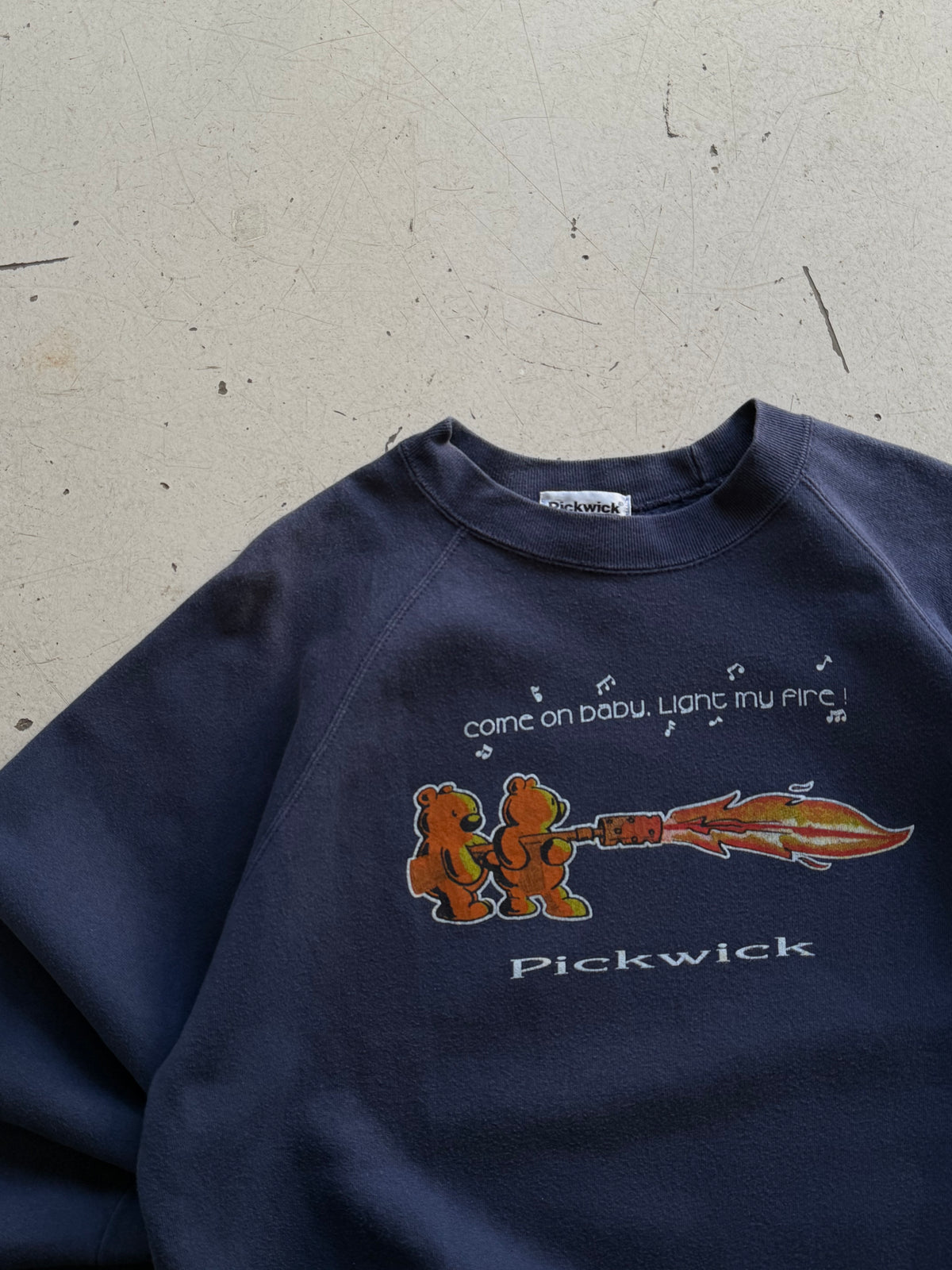 Vintage graphic sweatshirt | Navy | L