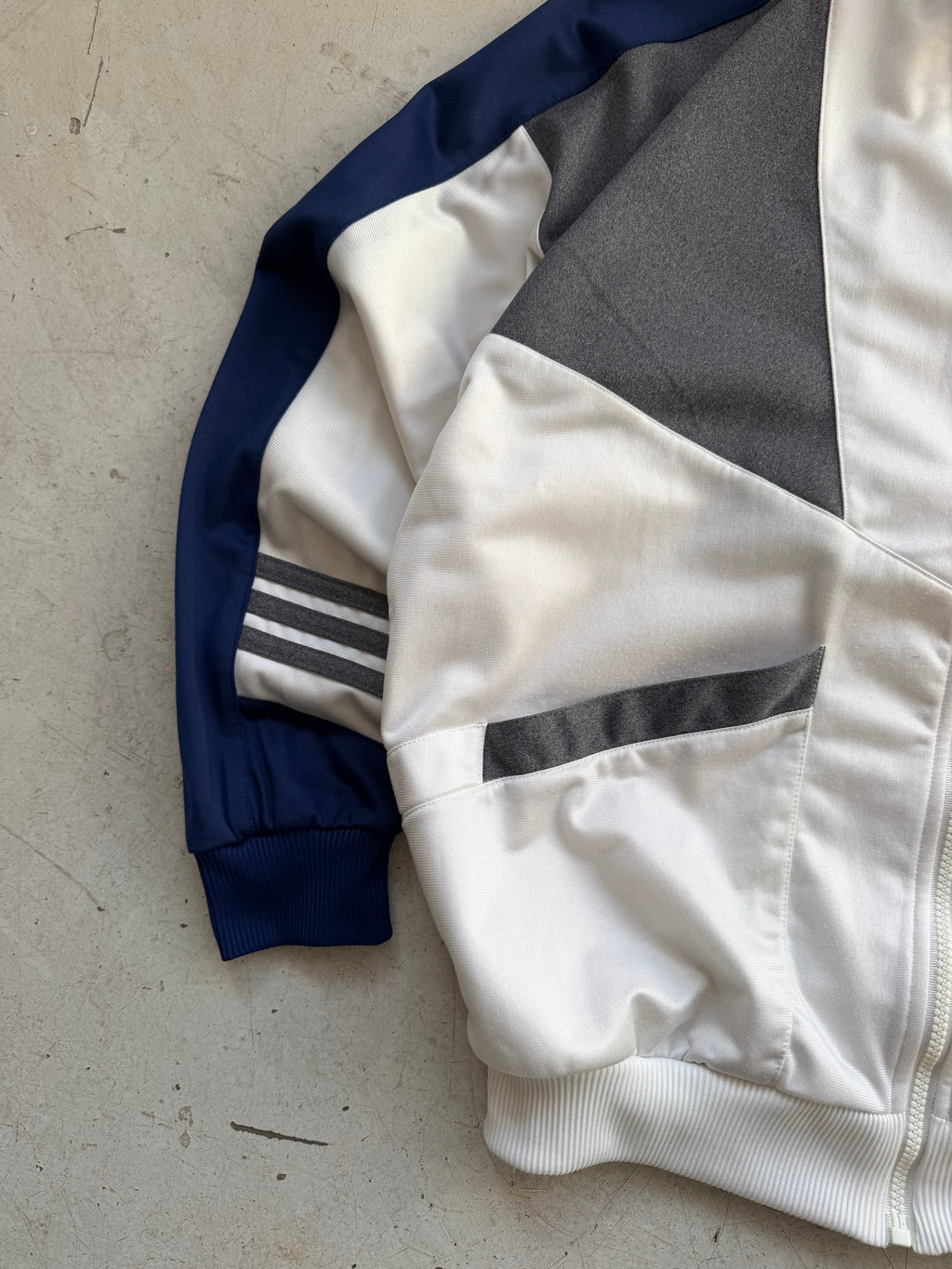 Adidas | Vintage track jacket | Hvid, navy og grå | M
