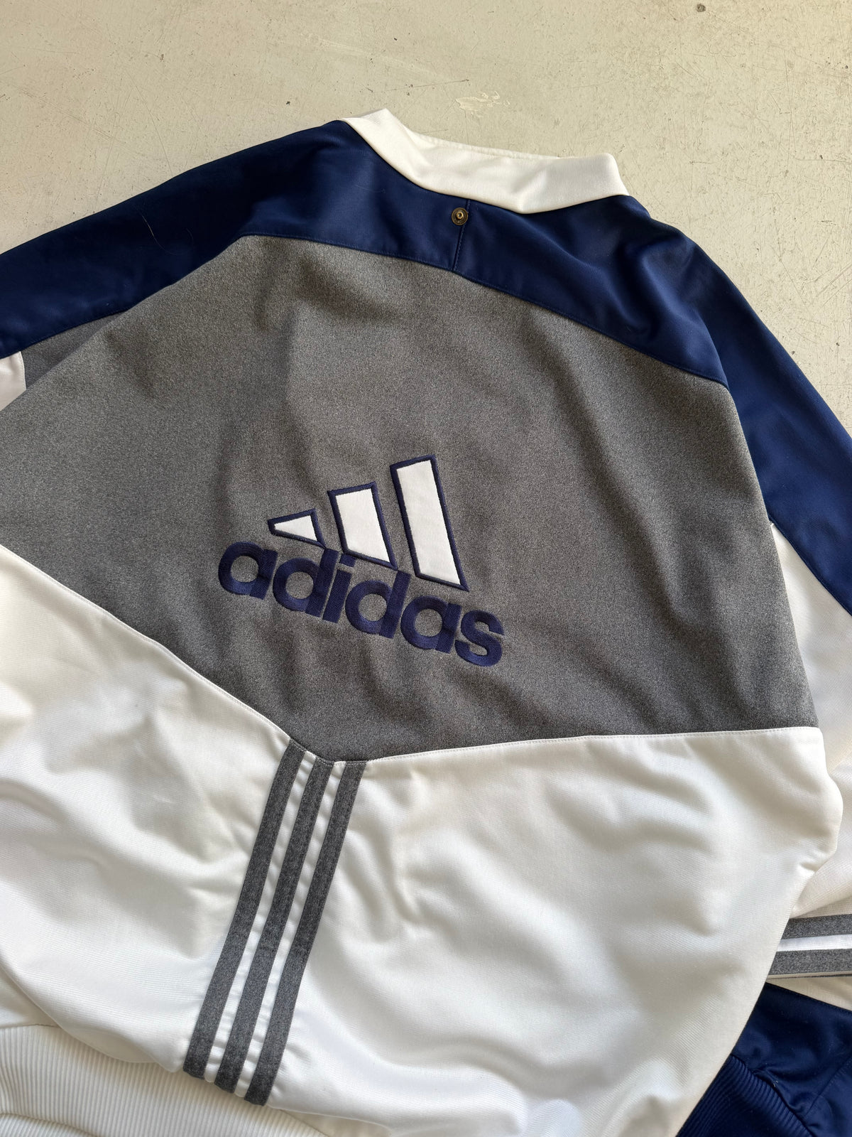 Adidas | Vintage track jacket | Hvid, navy og grå | M