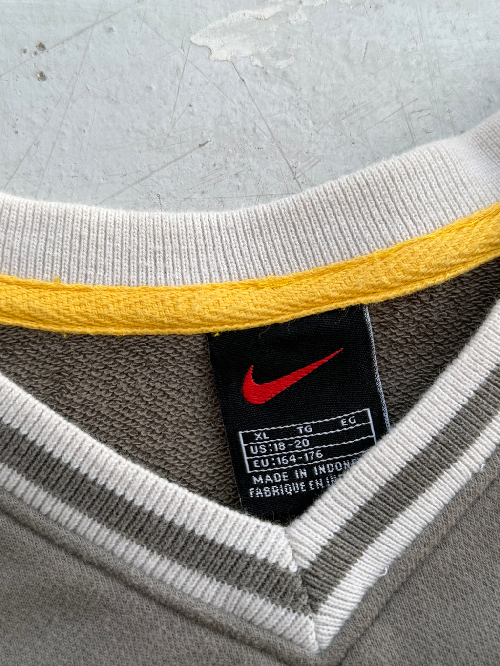 Nike | Vintage langærmet trøje | Grå/hvid | S