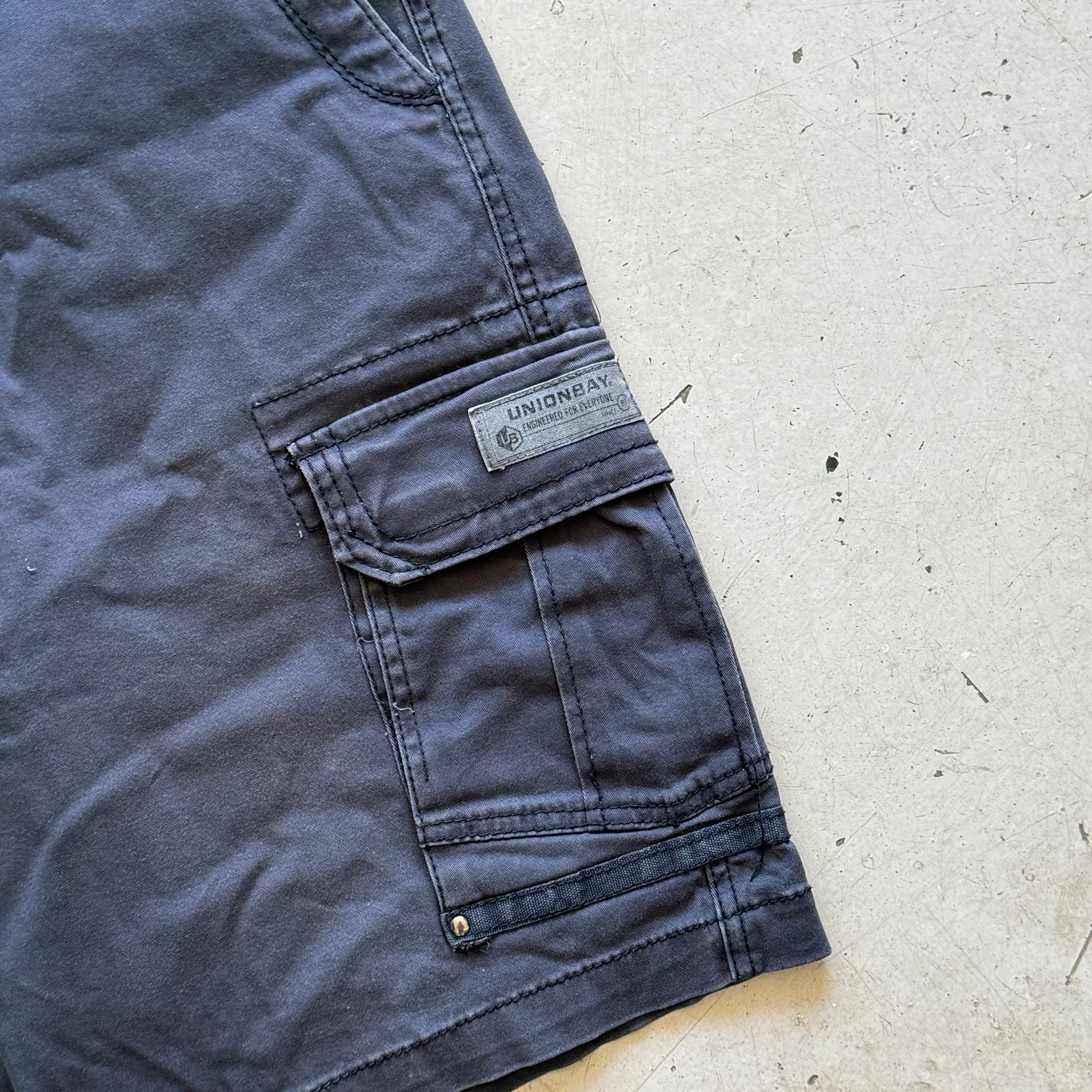 W36 | cargo shorts | Navy |